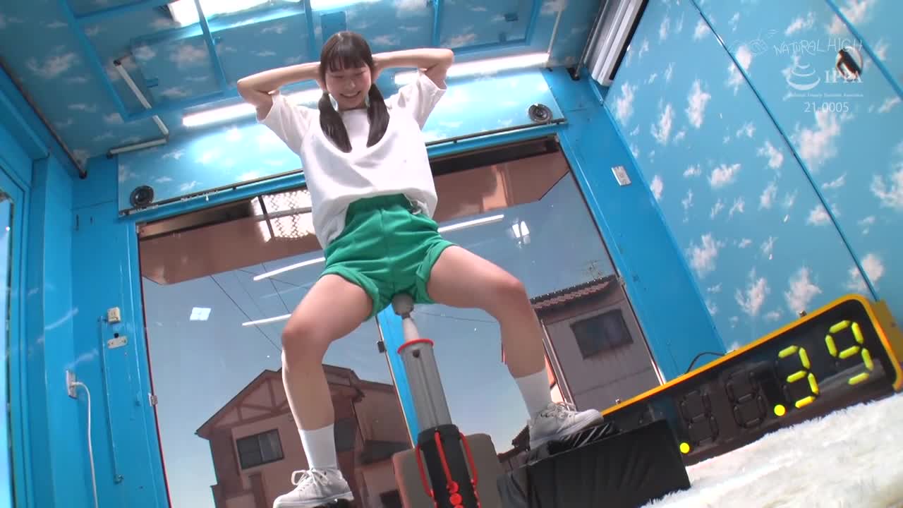 [舞蹈社綾醬]失禁魔鏡問題直接推到胯間！目標是使用深蹲「電動按摩器」計數器按壓 100 次！一名女學生從社團活動回來，無法抗拒快感，尿在腿上。 - AV大平台 - 中文字幕，成人影片，AV，國產，線上看