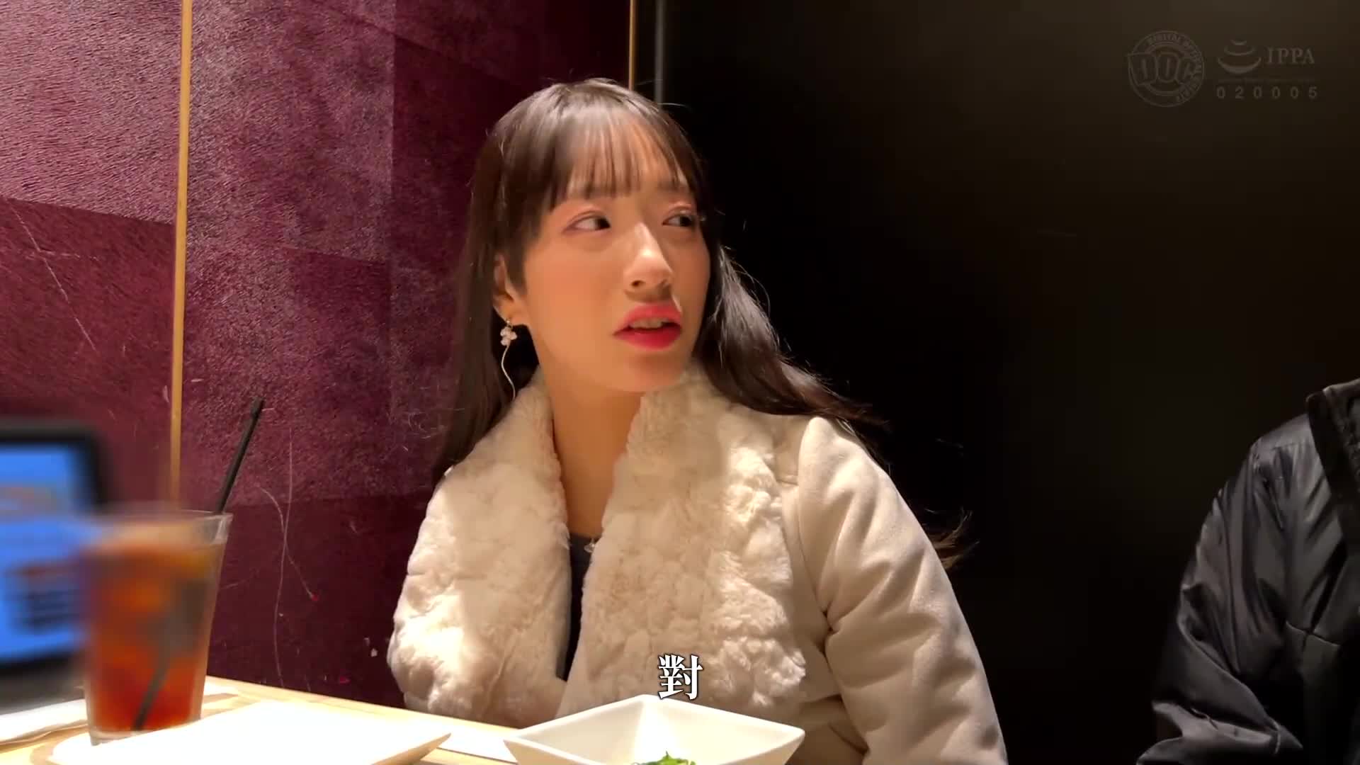 [A beautiful model-like JD streamer] Kinshicho boss appears as he buzzes with a cunning cosplay dance! She&#039;s cool, but when she drinks, she gets a lot of sex drive! A slender, beautiful body with a toned, slender look! Her big butt from her waistline is too sexy! Two consecutive creampies with hip m... - AV大平台-Chinese Subtitles, Adult Films, AV, China, Online Streaming