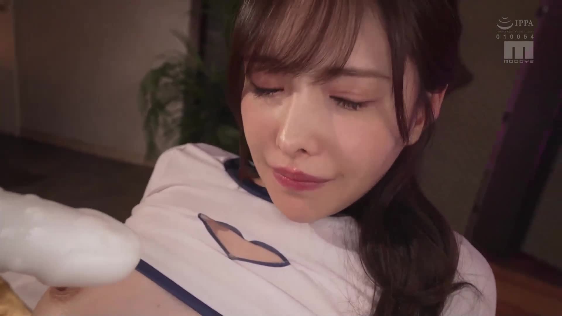 叫了外送服務後，與班上的校花再次相遇。為了重拾青春，選擇了制服ALL選項，包括水手服、泳裝、運動褲、裸帶等，透過青春復仇不停地抽插，成為成年人的購買中出！新有菜 - AV大平台 - 中文字幕，成人影片，AV，國產，線上看