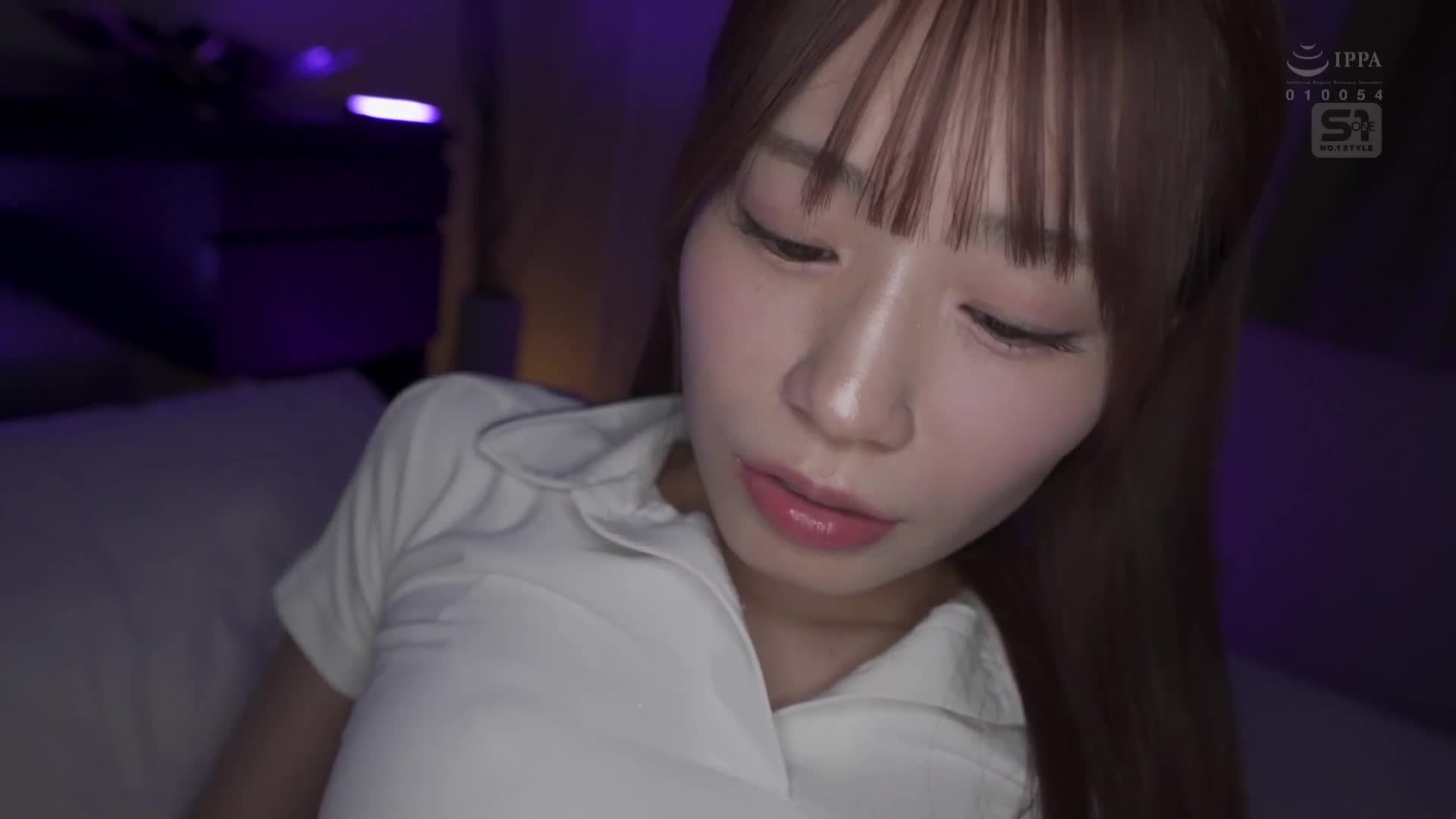 我想要老師的球拍」，如果羽毛球部這麼可愛的學生對我這個老師提出這麼色情的求愛...即使是作為老師的我也會忍不住動心。未歩奈奈 - AV大平台 - 中文字幕，成人影片，AV，國產，線上看