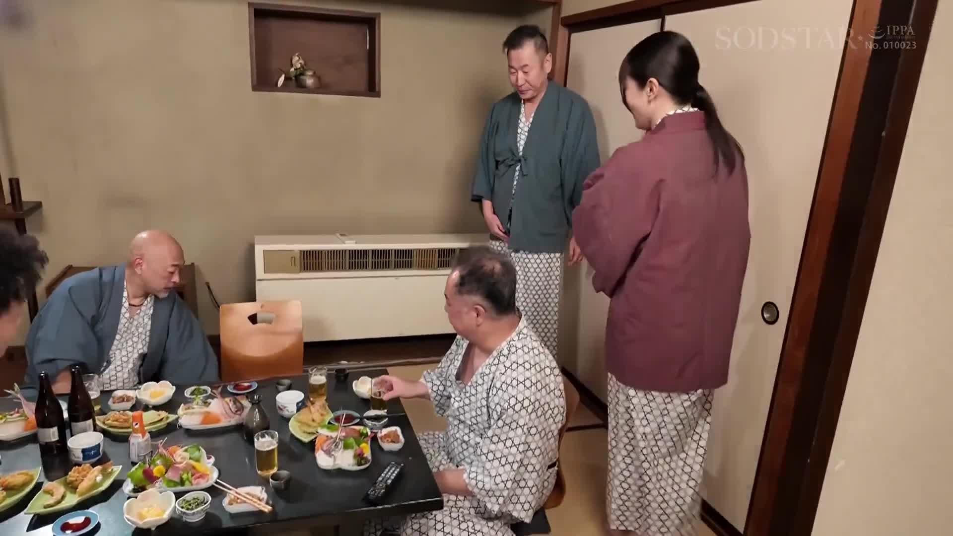 順從熱泉旅行 彩月七緒 - AV大平台 - 中文字幕，成人影片，AV，國產，線上看