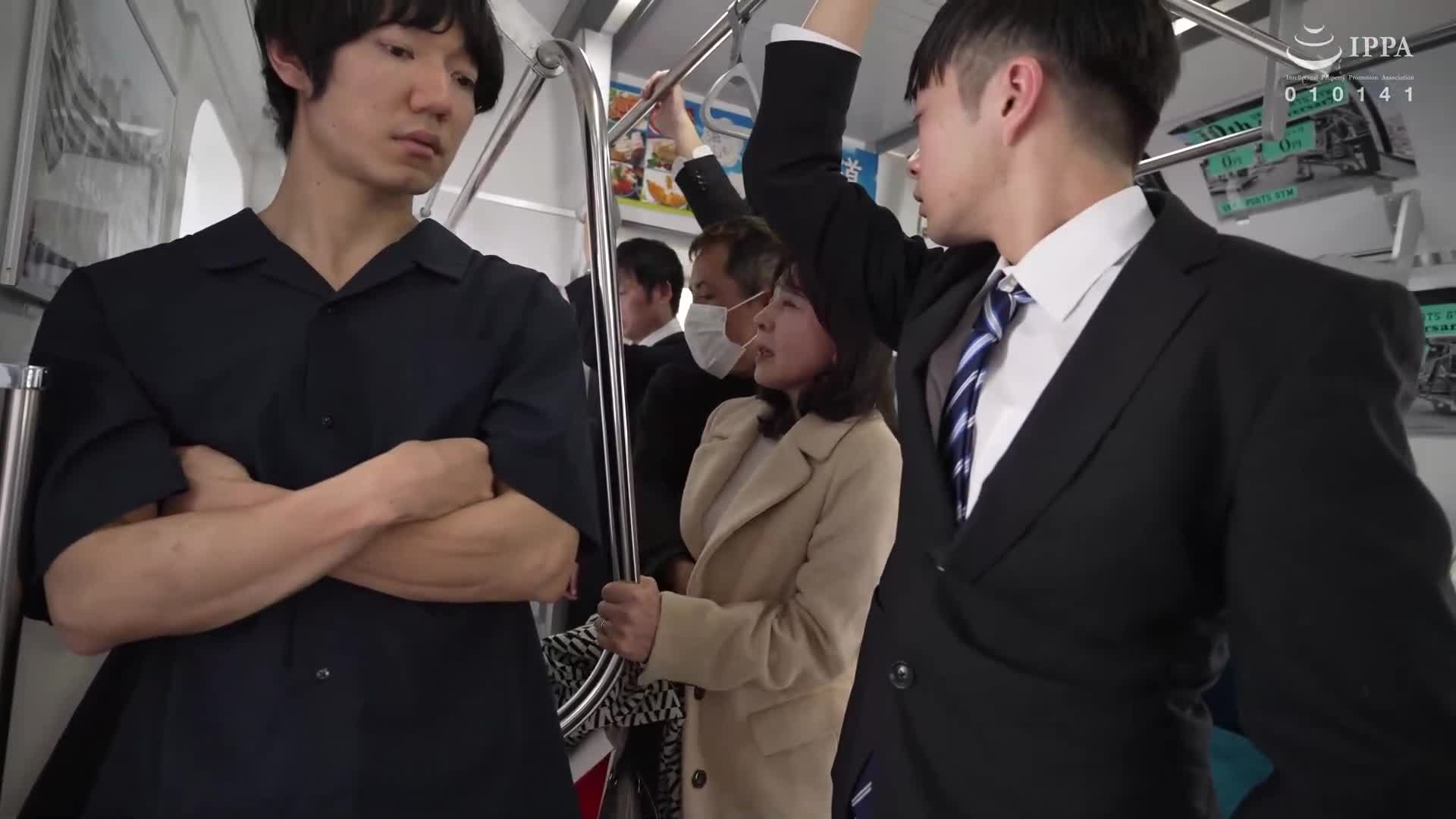 60 歲的母親志田小夏在火車上被碰觸 - AV大平台 - 中文字幕，成人影片，AV，國產，線上看