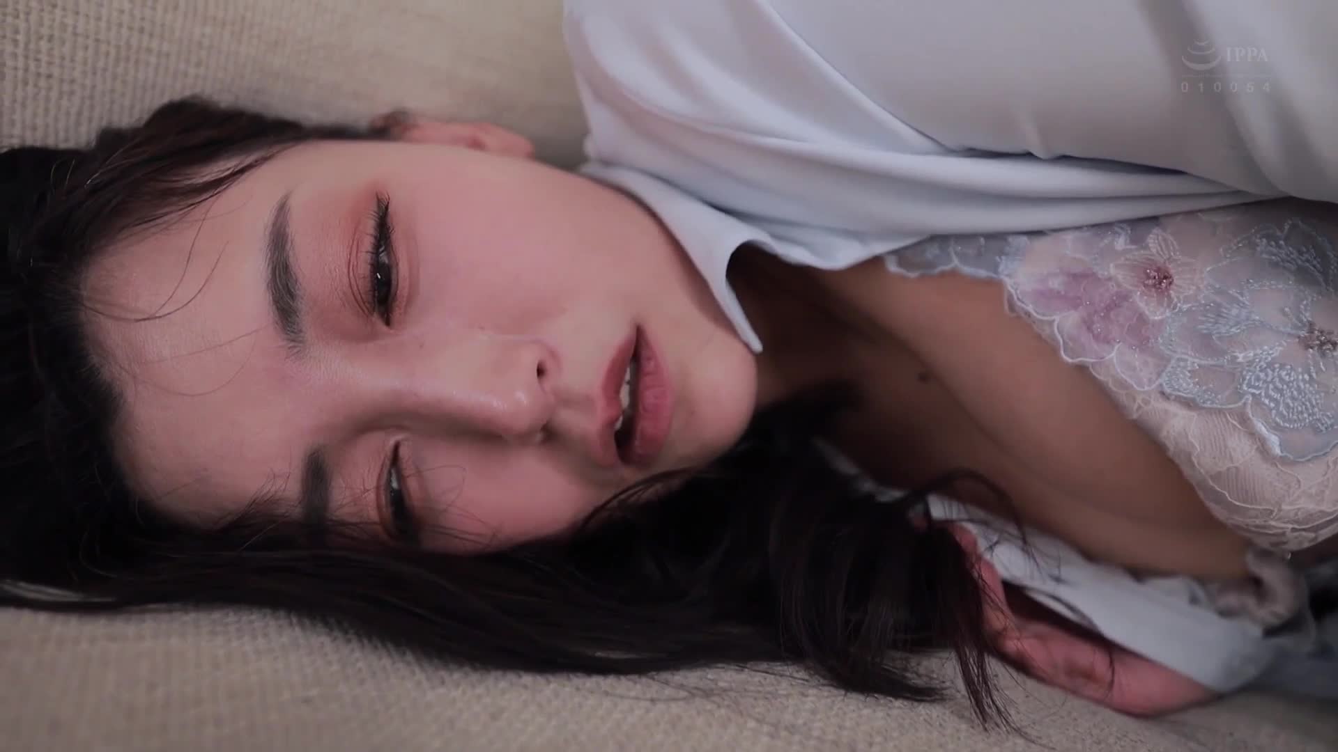 出差時與來住的阿姨同居 生活中過於無防備的工作結束後，看到她滿身汗水的肉感絲襪造型，我被理性所征服了...。吉永塔子 - AV大平台 - 中文字幕，成人影片，AV，國產，線上看