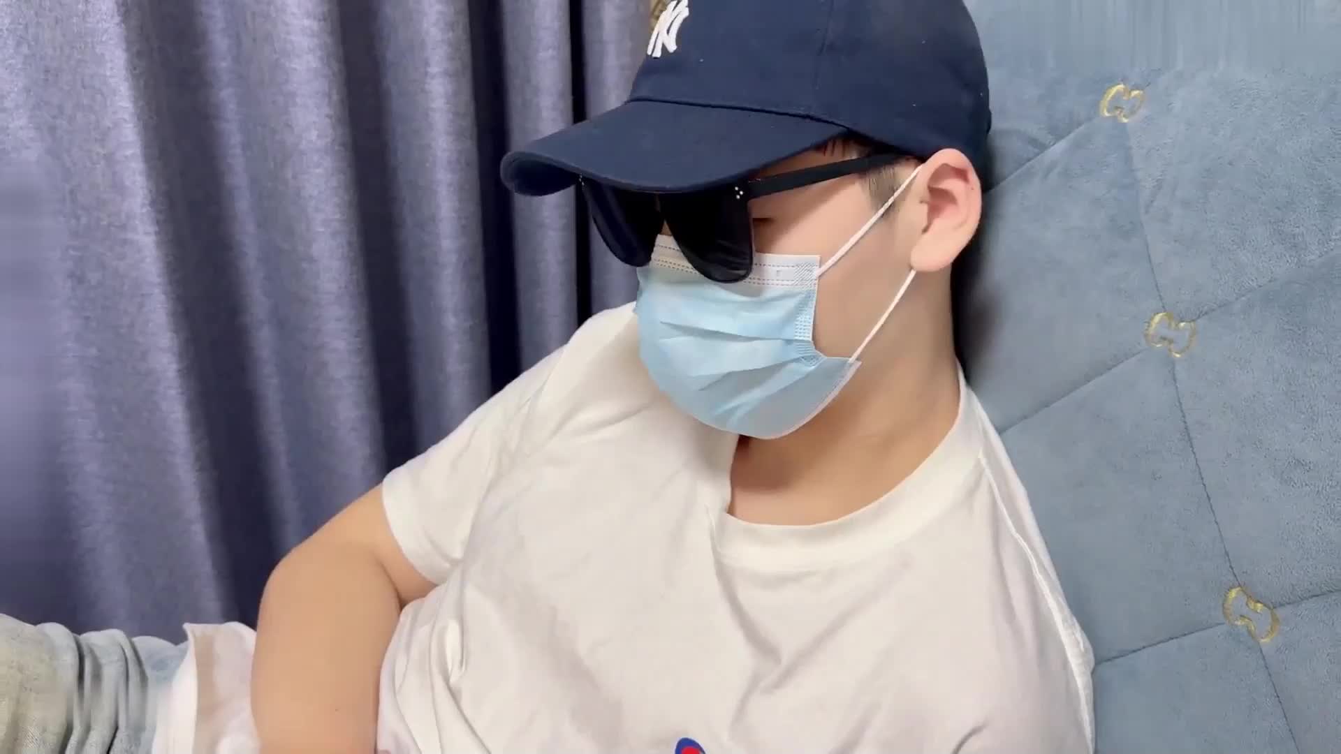 姐弟亂倫 在屋裡淫叫自慰的姐姐被弟弟看到後忍不住進屋 - AV大平台 - 中文字幕，成人影片，AV，國產，線上看