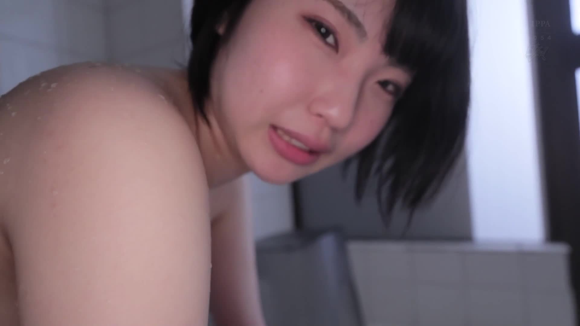 雖然是個有點男孩氣的女孩，但身體發育得太好了吧。看著妹妹毫不防備地展示她的乳肉，讓我不禁產生慾望。桃濑日葵 - AV大平台 - 中文字幕，成人影片，AV，國產，線上看