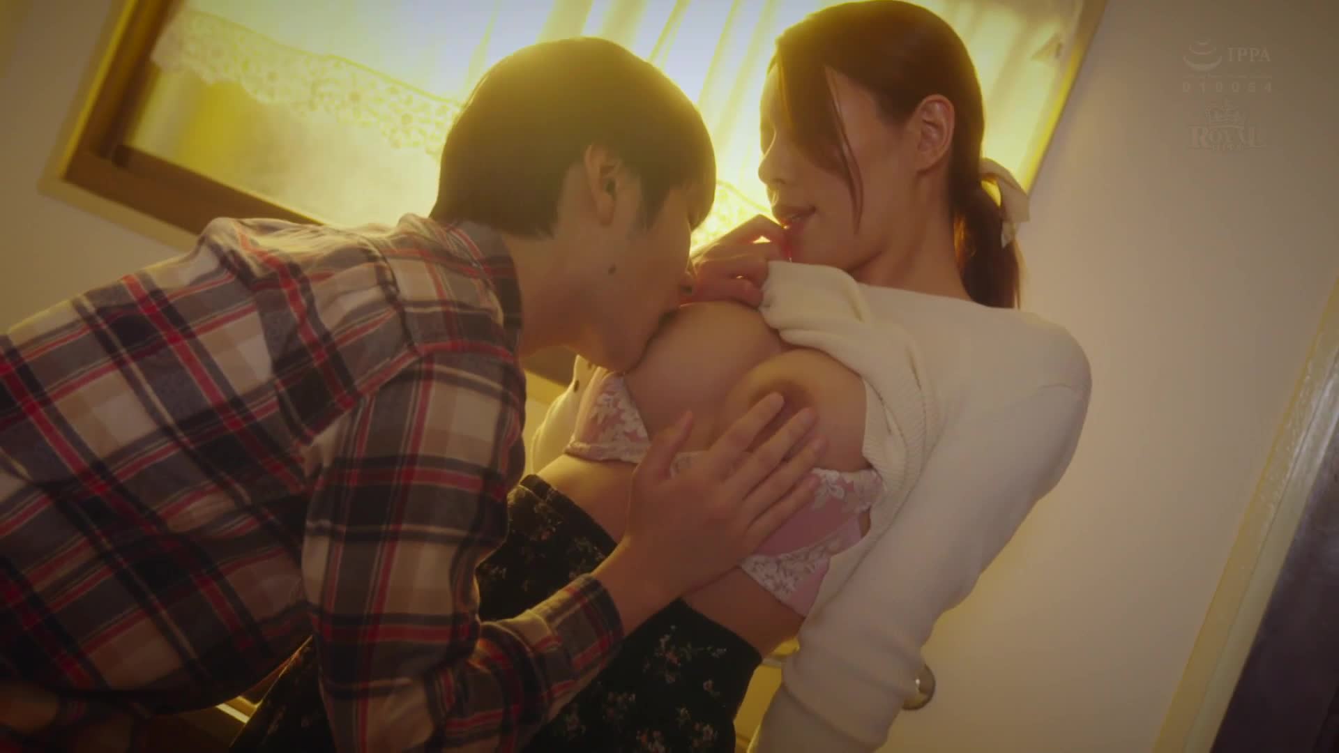 The slender, busty single mother who lives next door always acts cheerful, but she looks somewhat lonely. Tsuki Ruisa - AV大平台-Chinese Subtitles, Adult Films, AV, China, Online Streaming