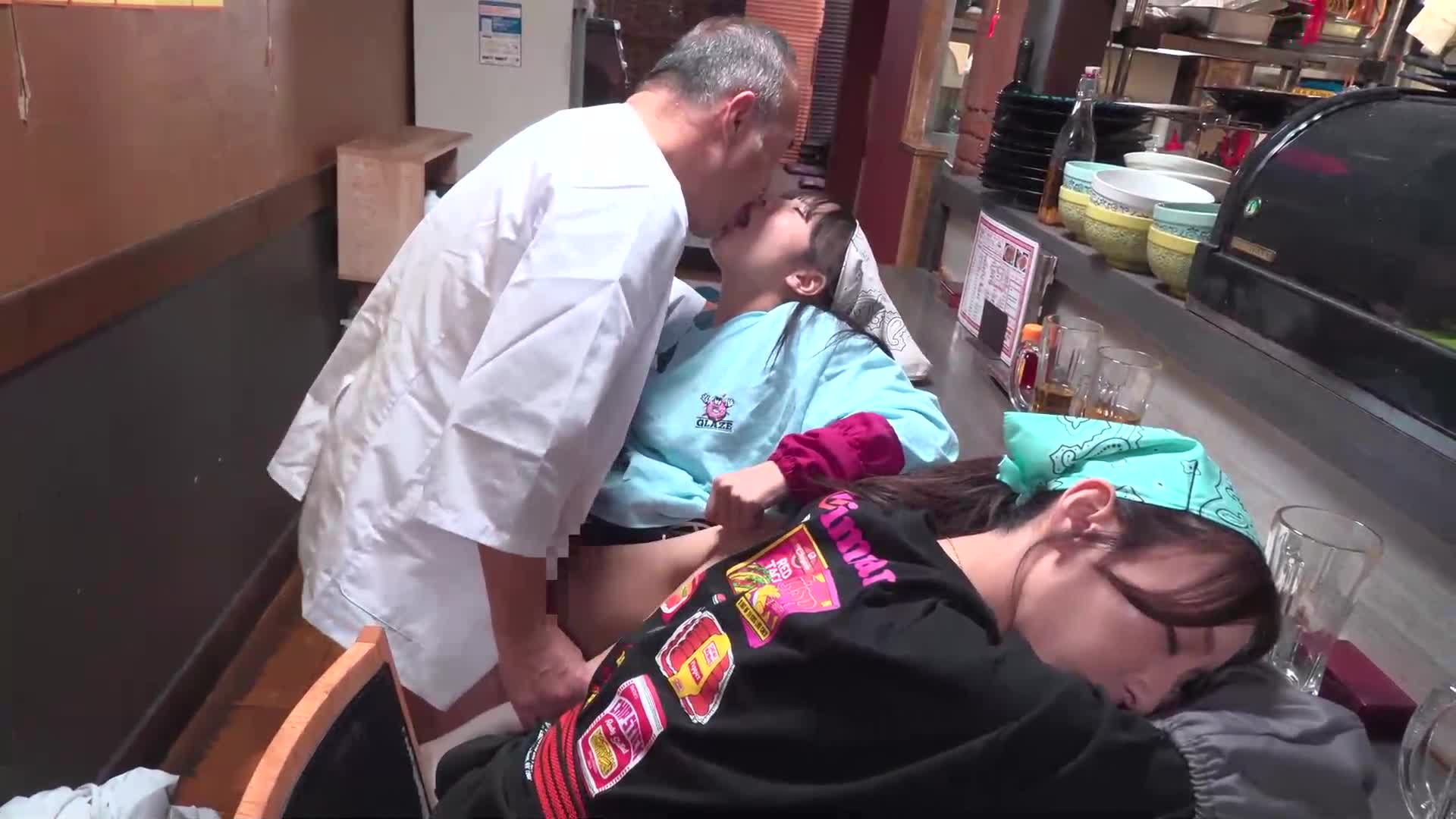 火辣辣的中華美人姐妹在城市中展露身手，輝煌的日常與性愛！ - AV大平台 - 中文字幕，成人影片，AV，國產，線上看