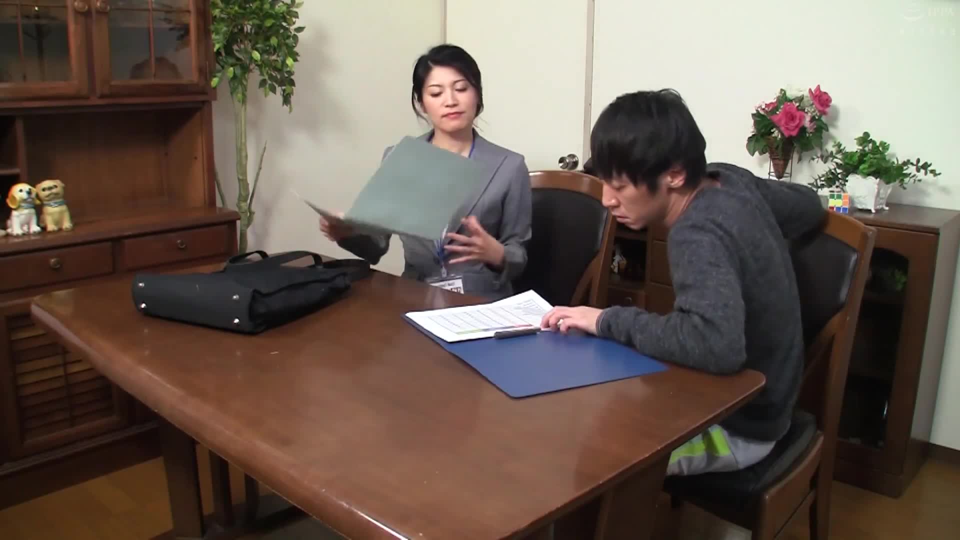 I showed the sales lady an erect cock and asked her to give a sex service, &quot;Are you just giving me a blowjob...&quot;, and what kind of ending would happen? ? 4 hours - AV大平台-Chinese Subtitles, Adult Films, AV, China, Online Streaming