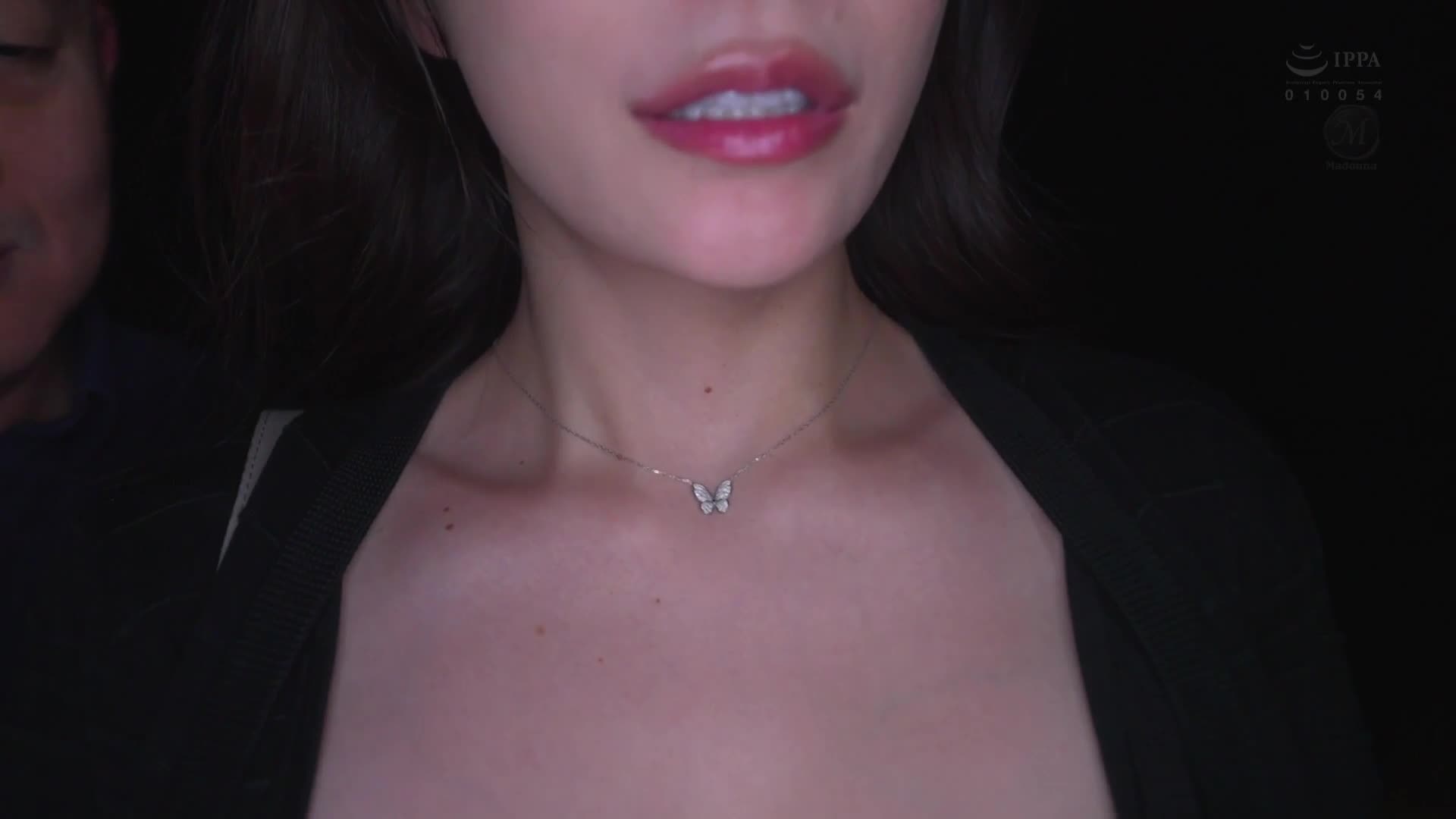 突然發生的酒吧人妻NTR，原本對你說著「為了你...」的妻子，卻漸漸被圍繞在身邊的男人們吸引。橘瑪麗、若宮穂乃 - AV大平台 - 中文字幕，成人影片，AV，國產，線上看