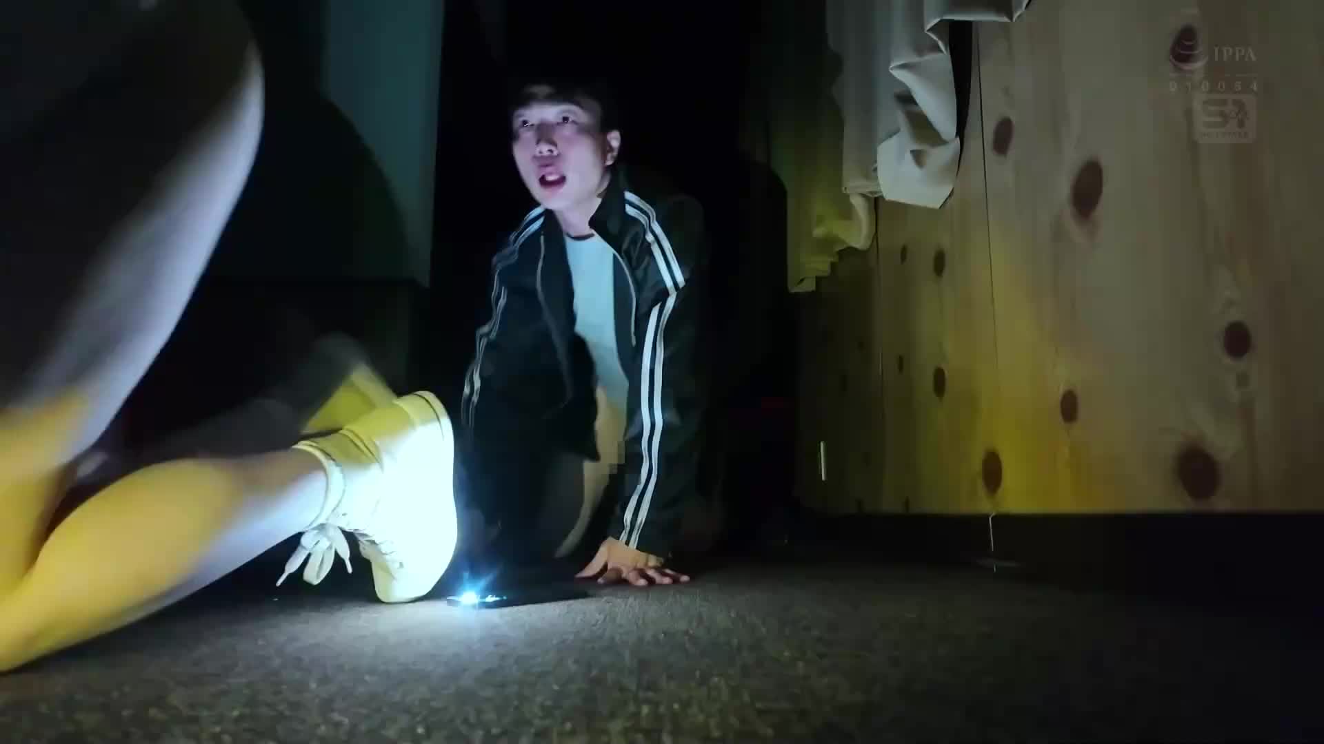 While I was taking a selfie with a friend on a hot spring trip, I was surprised to find that she was attacked by a powerful, rape, demon! The selfie is then a vivid sex video rape! Shirakami Sake Flower - AV大平台-Chinese Subtitles, Adult Films, AV, China, Online Streaming