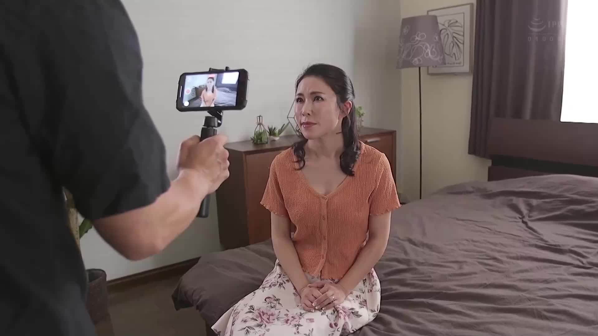 Gonzo NTR The person in the ``Gonzo video&#039;&#039; sent by mistake from my best friend was my mother. Yuka Mizuno - AV大平台-Chinese Subtitles, Adult Films, AV, China, Online Streaming