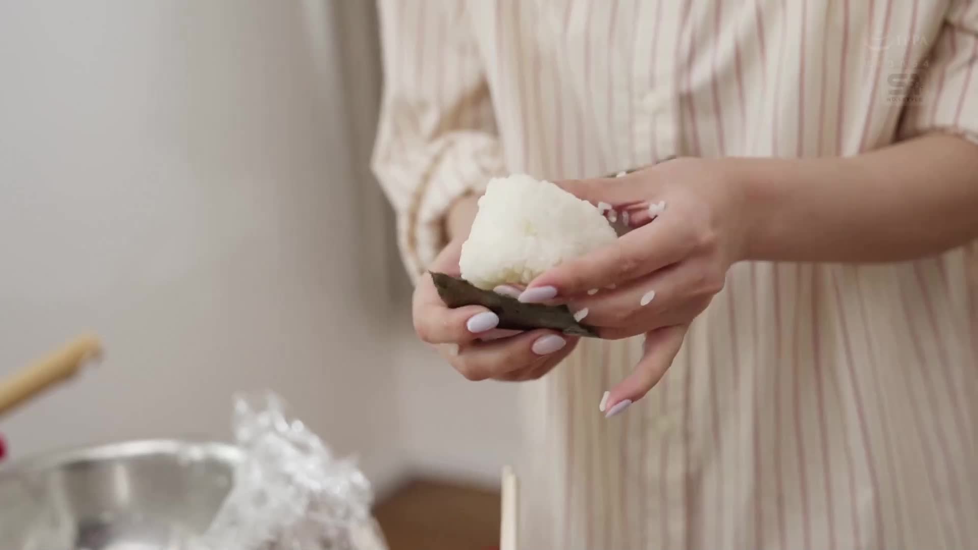 心情和生殖器都充满了爱抚，因此我们将举办一个专属粉丝的全肯定款待活动，为期1晚2天主持人。浅野心 - AV大平台-中文字幕,成人影片,AV,国产,线上看