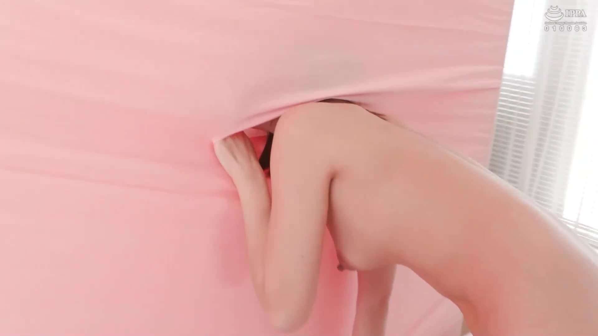 Ordinary man and woman monitoring AV face is husband/body is NTR! 2 A married woman who only shows her face through a hole in the wall in front of her husband, who knows nothing about it, has sex with a big dick and cums inside her continuously so that he won&#039;t find out! - AV大平台-Chinese Subtitles, Adult Films, AV, China, Online Streaming