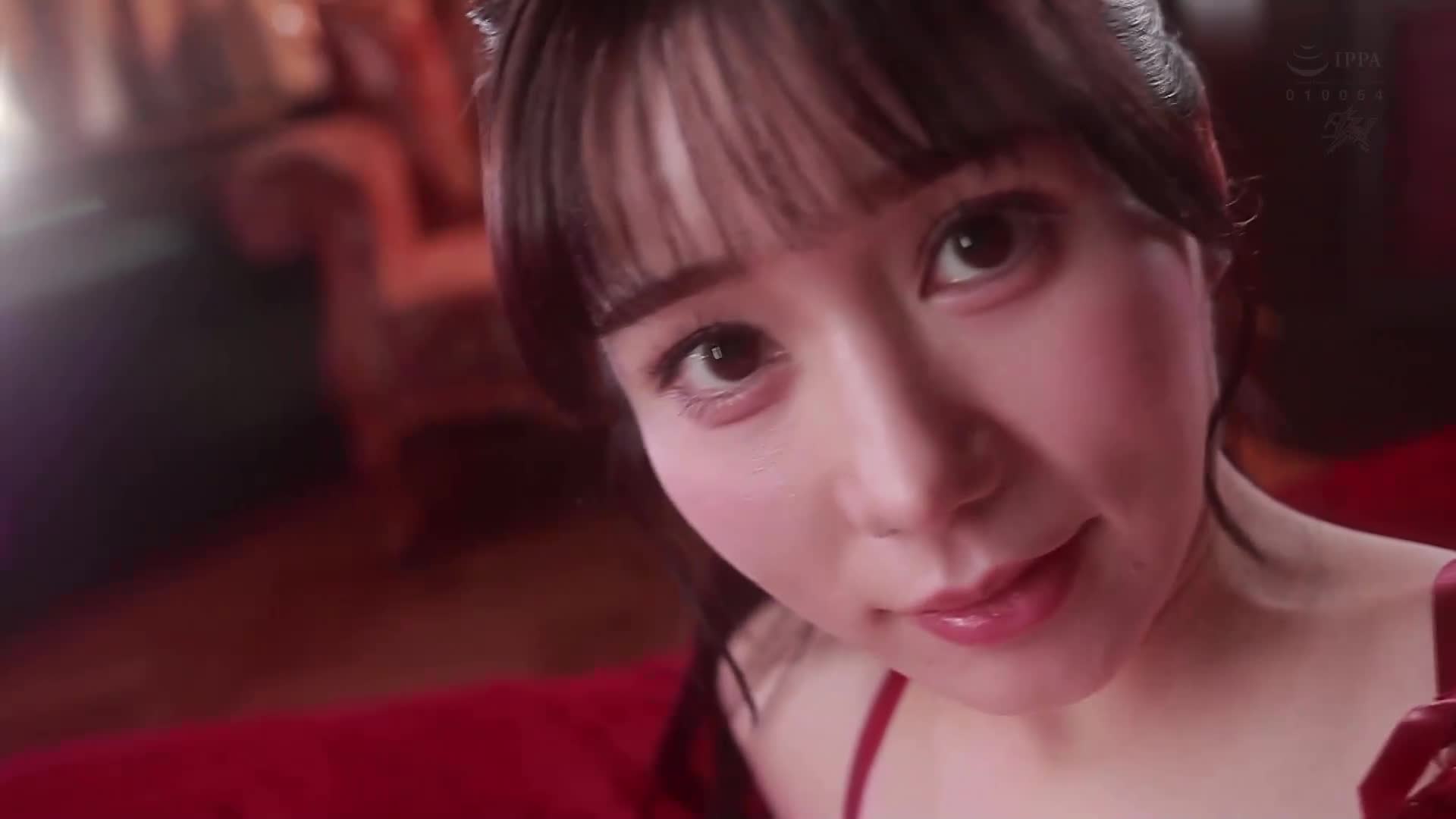 一位苗條的美乳姊姊會甜蜜地溶化並撫摸你的小弟弟，用淫語和性感內衣來撫慰你。五日市芽依 - AV大平台 - 中文字幕，成人影片，AV，國產，線上看