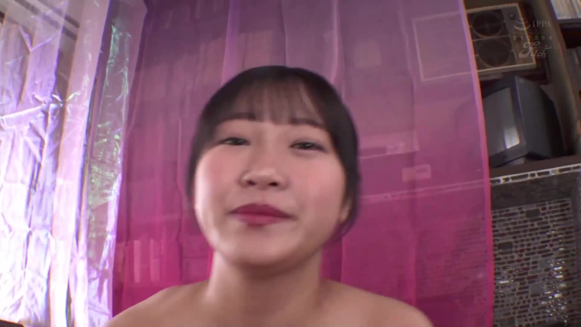 這間看起來隨時都可能倒塌的破舊房屋，卻被外國旅行者預訂滿滿一年！女主人是喜歡黑人陽具的旅館，直到一晚射精超過10次才能回國。姫咲華 - AV大平台 - 中文字幕，成人影片，AV，國產，線上看