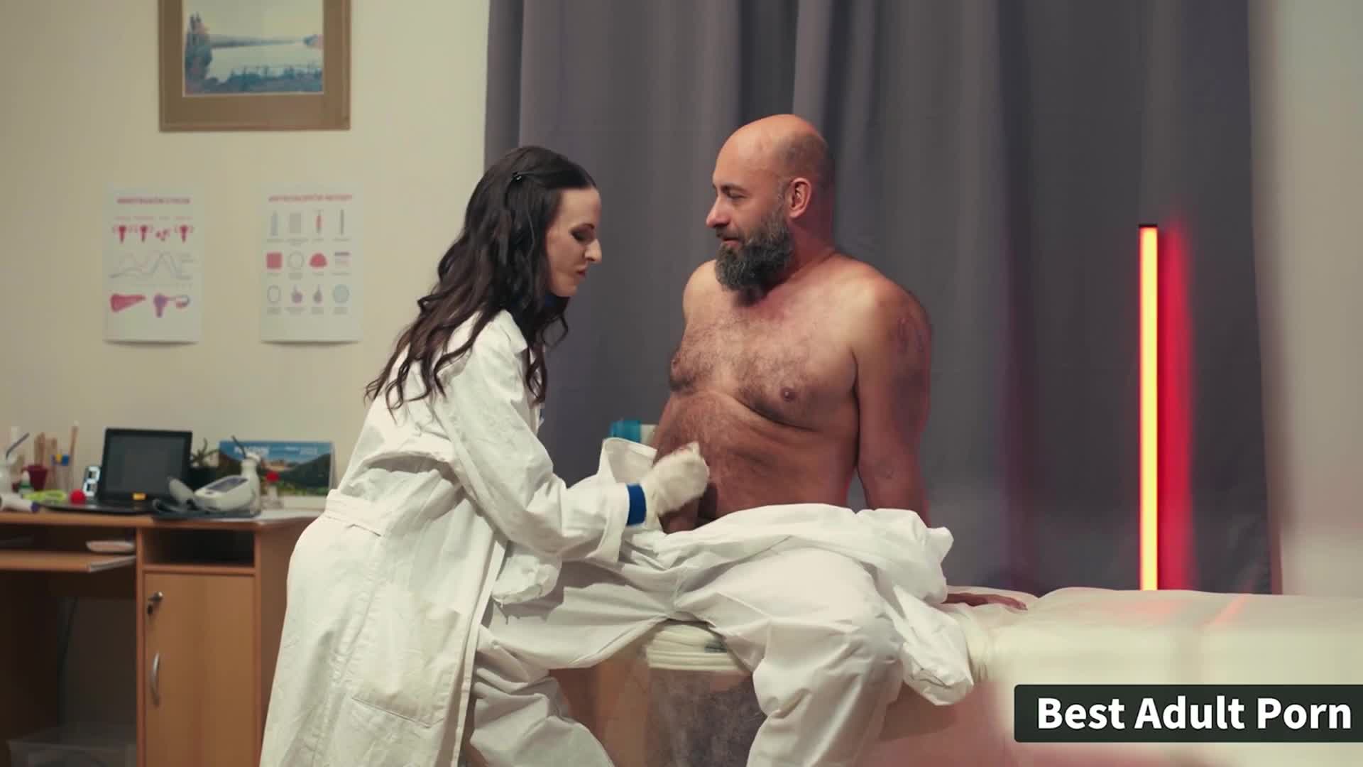 被兒子的醫生女友生殖檢查 - AV大平台 - 中文字幕，成人影片，AV，國產，線上看