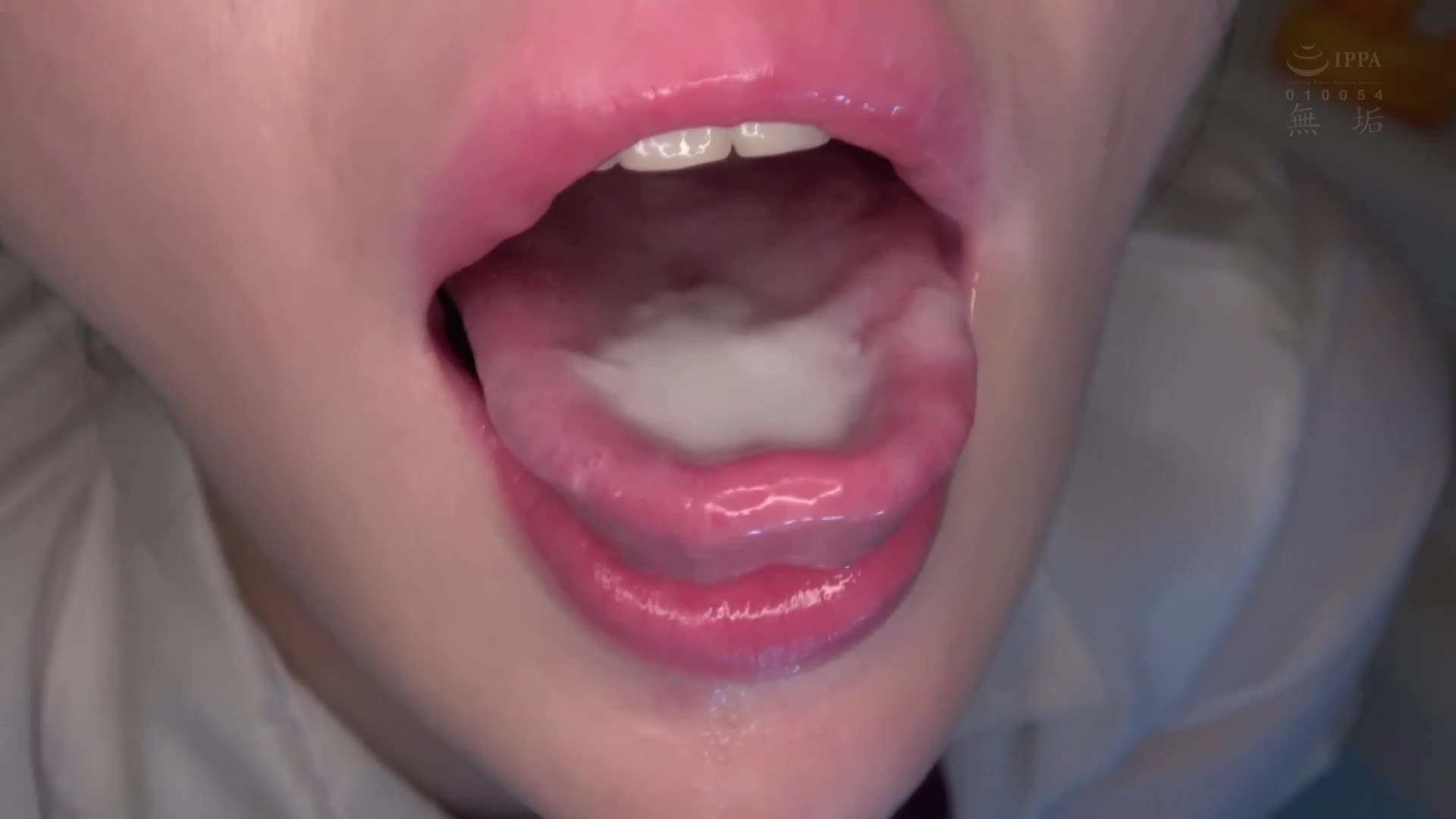 正值青春年華的制服少女逃離修學旅行，與父親世代的叔叔約會親吻。之後一直待在飯店裡，一次又一次地感受成人的中出性愛。黑島玲衣 - AV大平台 - 中文字幕，成人影片，AV，國產，線上看