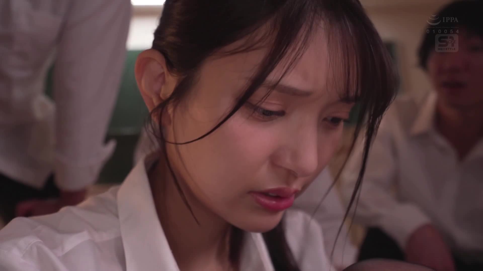 剛從大學畢業的女老師性格輕鬆，看起來很容易就會被學生們●辱。倉木華 - AV大平台 - 中文字幕，成人影片，AV，國產，線上看