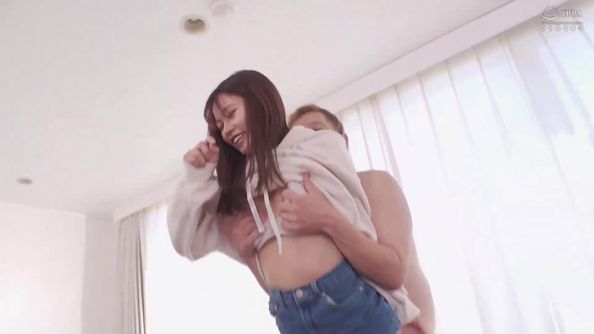 一般男女監控AV，挑戰女友們全員的跨越臉部潮吹，試著猜中「她的潮」！如果猜錯，就在眼前看著女友突然被大雞巴NTR即時插入！ - AV大平台 - 中文字幕，成人影片，AV，國產，線上看