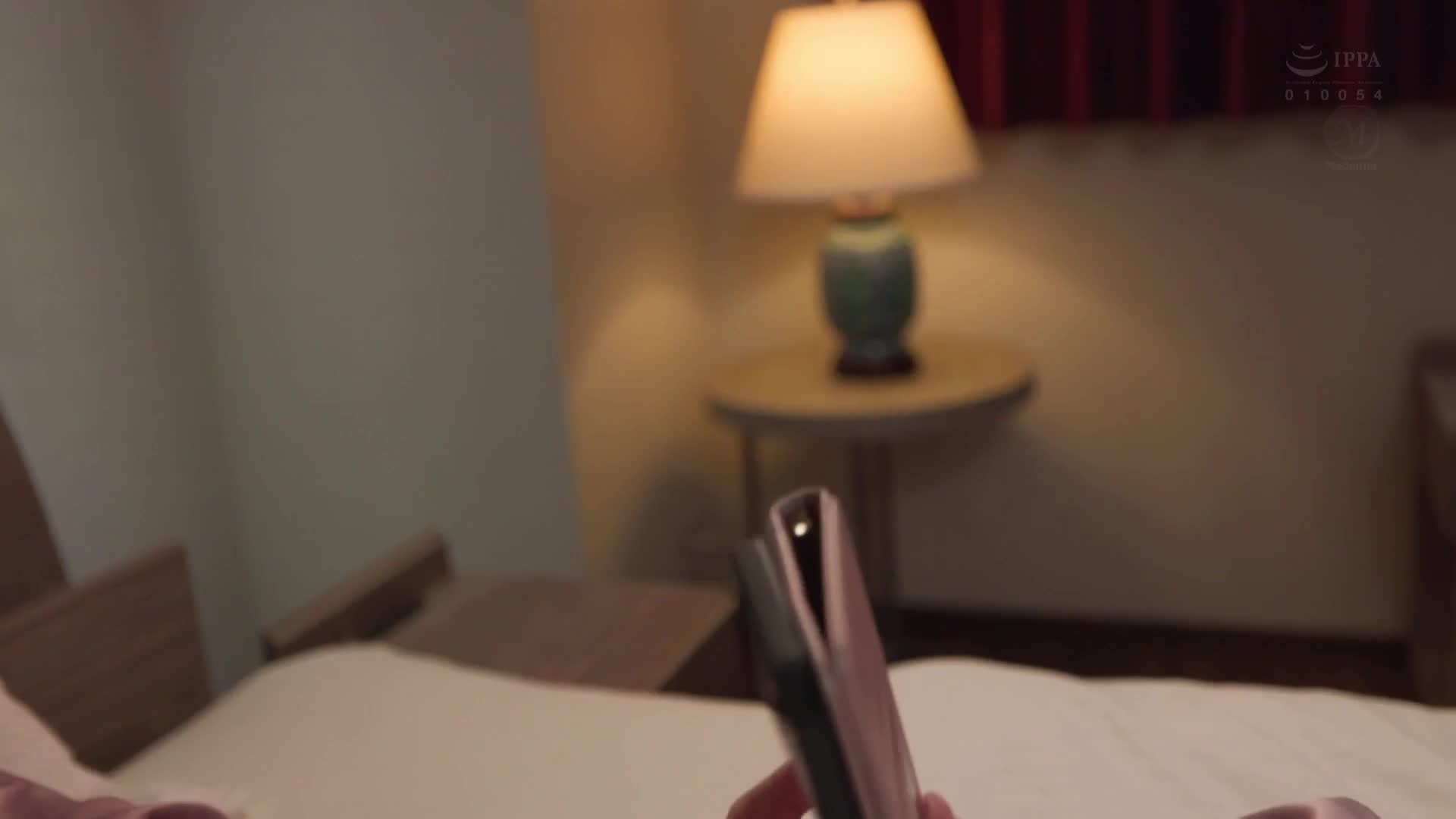 原作: 惑堂 崩壞家族-母親沉迷於與黑道性愛的故事- 母親選擇陰莖而不是家庭的哀求不貞！！ 兒子被展示了偷拍的始末！！ 夏目玲香 - AV大平台 - 中文字幕，成人影片，AV，國產，線上看