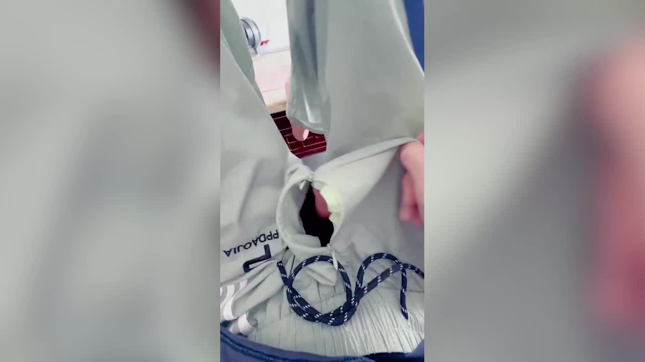 《意淫自己妹妹》爸媽在廚房客廳讓妹妹口爆吞精趁其不備插射到陰道深處嫩穴裝不下精液都溢出來了 - AV大平台 - 中文字幕，成人影片，AV，國產，線上看