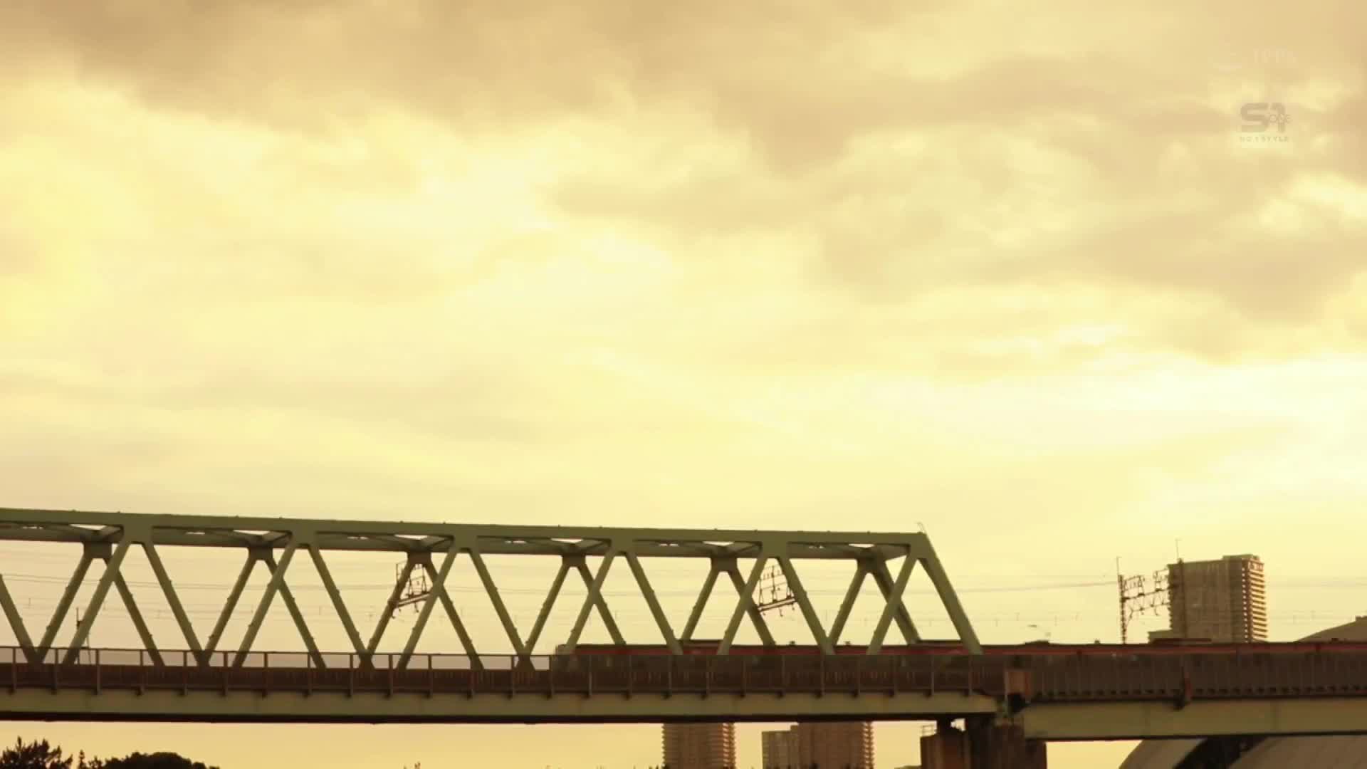 痴●等待中的半裸妻，理性無法控制的肉慾讓我穿上誘人的服裝，引誘男人們全身勃起... 東實果 - AV大平台 - 中文字幕，成人影片，AV，國產，線上看