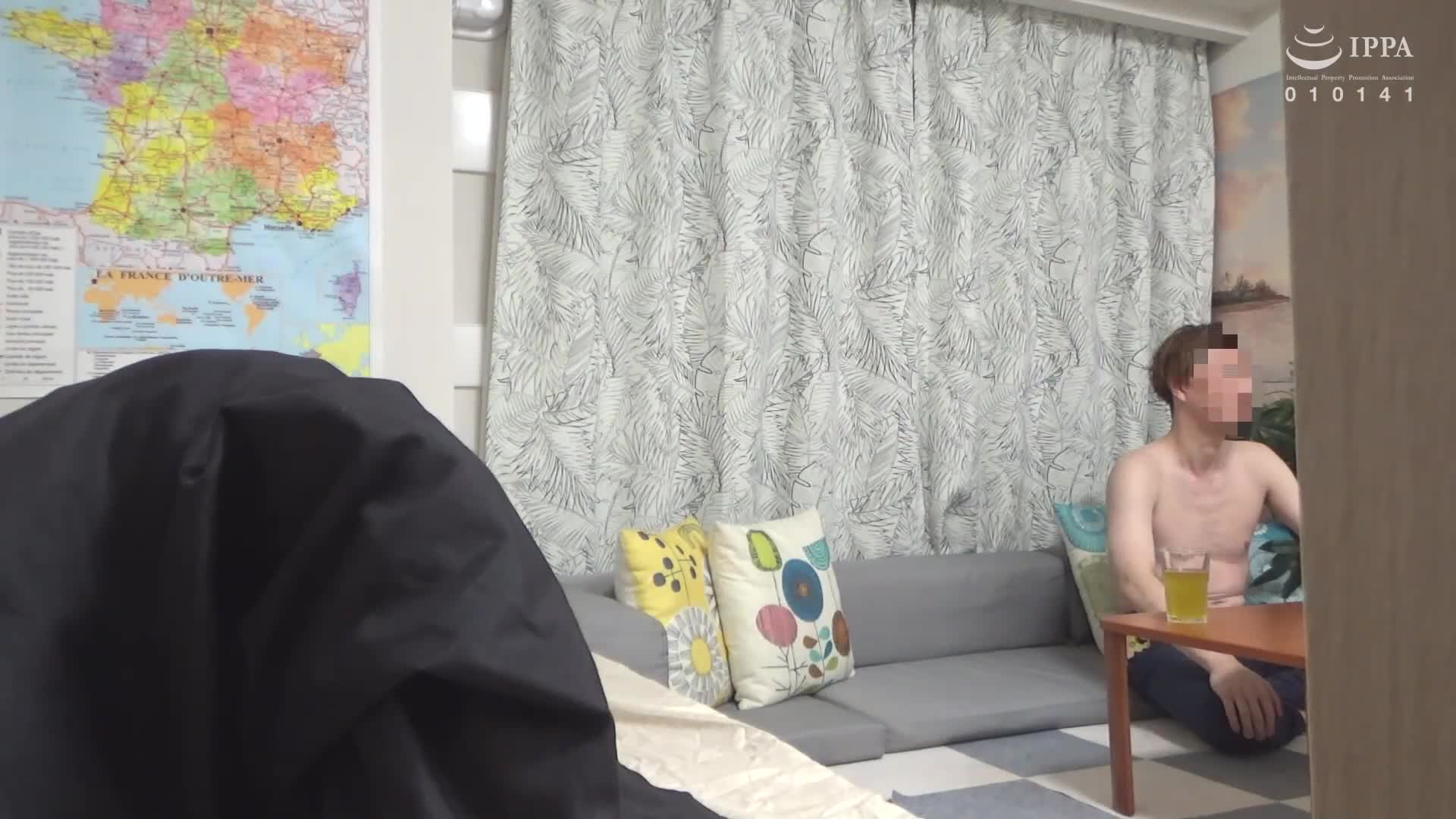 一位帥哥將已婚婦人帶進房間進行性行為的情況被偷拍成DVD。022 ～強行內射～ - AV大平台 - 中文字幕，成人影片，AV，國產，線上看