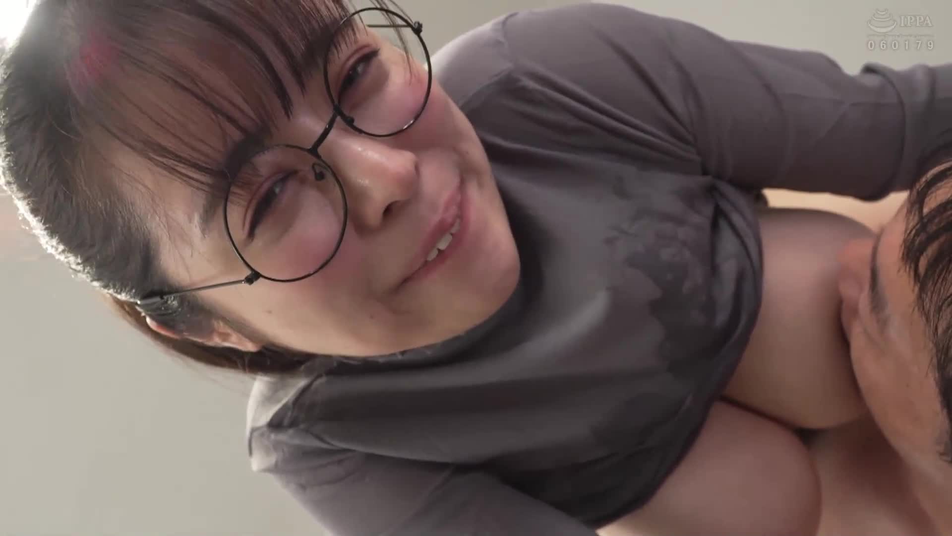 [AI解碼版]巨乳穿著潤滑液，全身衣物濕滑地被騷擾，陷入加班時間的笨拙女員工 羽月乃蒼 - AV大平台 - 中文字幕，成人影片，AV，國產，線上看