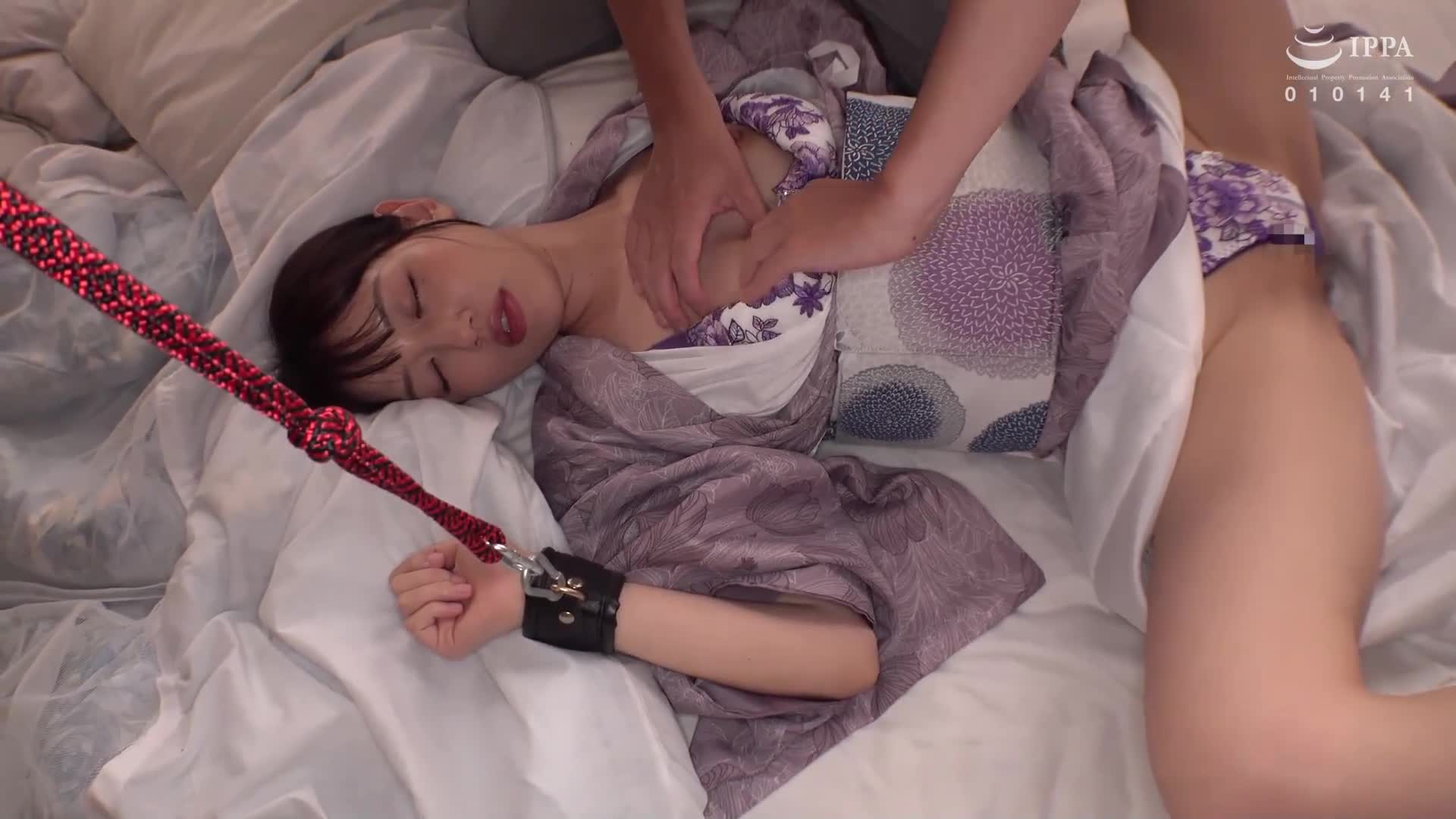 女將被強制固定慢慢進行抽插，最終在慢慢插入中射精的痙攣高潮中被狠狠插壞。 - AV大平台 - 中文字幕，成人影片，AV，國產，線上看