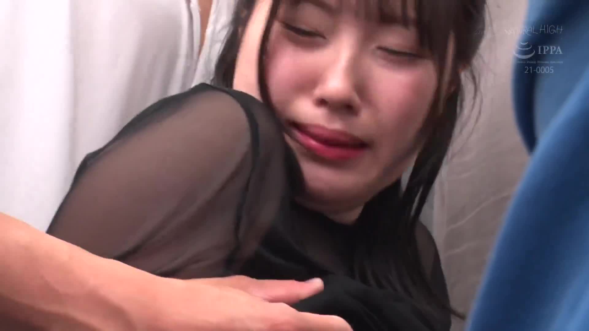 電車上被取走內衣，無法抗拒羞恥地展示透明上衣的巨乳女孩3 - AV大平台 - 中文字幕，成人影片，AV，國產，線上看