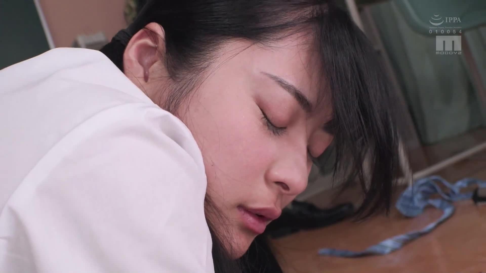 [AI解碼版]學園第一的優等生想獨佔老師……違反校規的T字褲猛攻擊！高腰制服誘惑濕潤，陰道滿滿！騎乘摩擦內射性愛 似鳥日菜 - AV大平台 - 中文字幕，成人影片，AV，國產，線上看