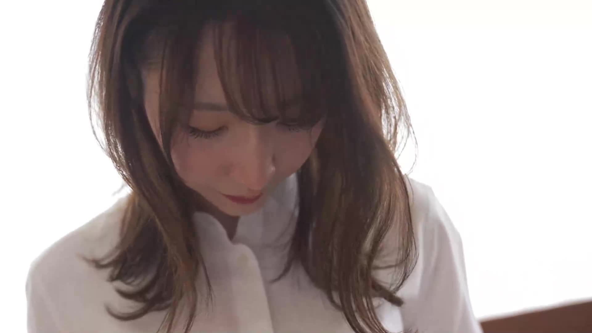 真正的若妻 24歲 結婚1年 直播奶杯 北國居住、丈夫是同班同學。細身巨乳懷著願望，平時隱藏在地道的太太的挖掘初次亮相！第一次出軌，我要出現在AV上… 小松空 - AV大平台 - 中文字幕，成人影片，AV，國產，線上看