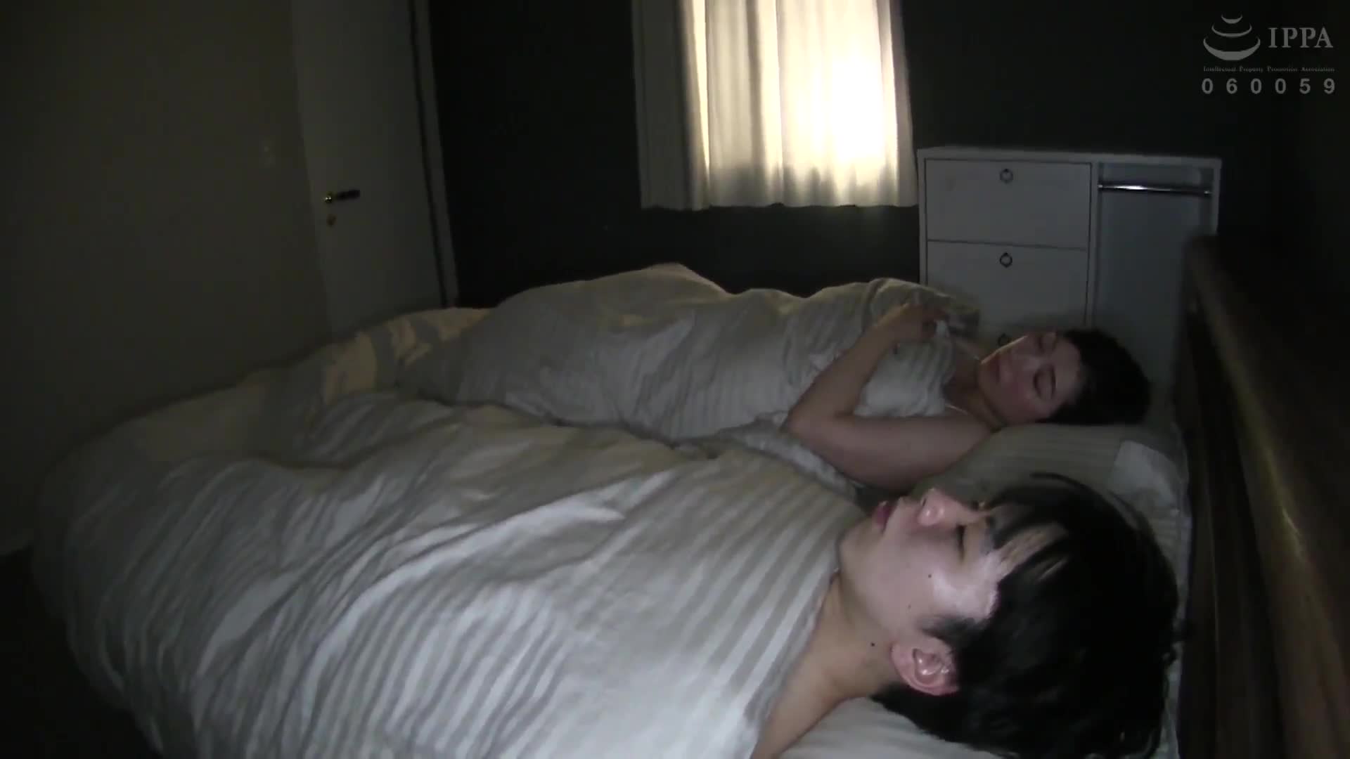 與擁有翹臀的家庭主婦秘書的衣著性愛 ~父母與子女租妻2天3夜 - 加藤椿 - AV大平台 - 中文字幕，成人影片，AV，國產，線上看