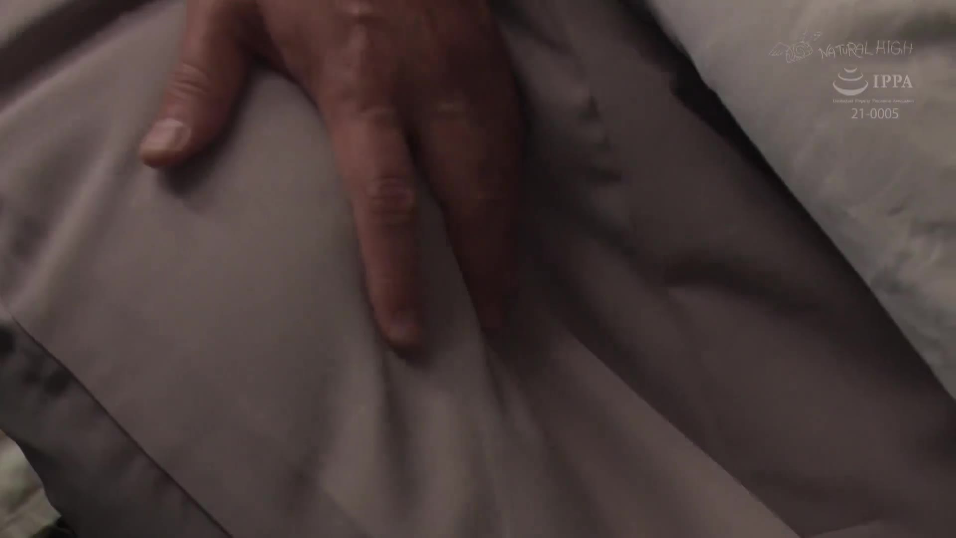 穿著內褲直接手淫羞恥3 愛液濕透無法自圓其說的巨臀美熟女震顫著高潮亂草 - AV大平台 - 中文字幕，成人影片，AV，國產，線上看