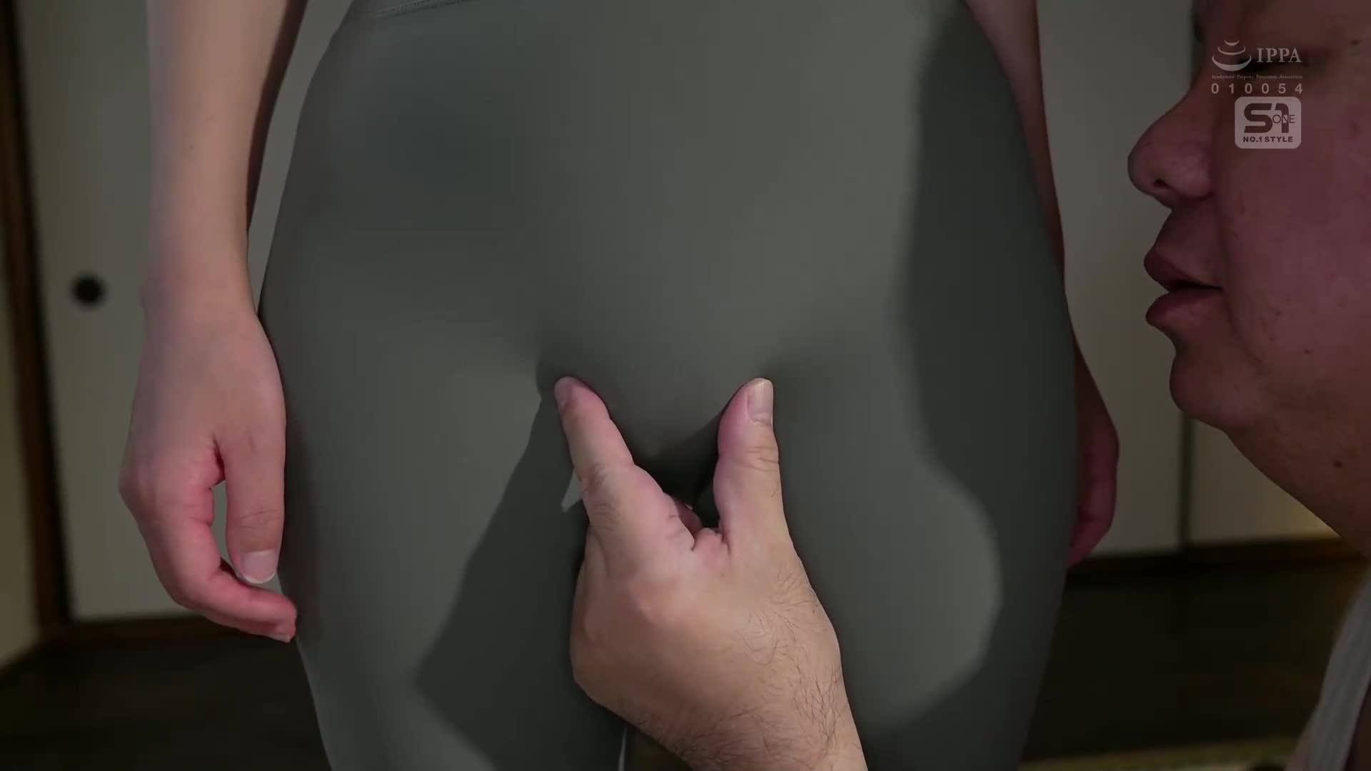 [AI解碼版]剃毛後的私密處盡顯凹凸不平，十年來一直摩擦爸爸的雞巴。今天他帶了爸爸的朋友回來。 三田真鈴 - AV大平台 - 中文字幕，成人影片，AV，國產，線上看