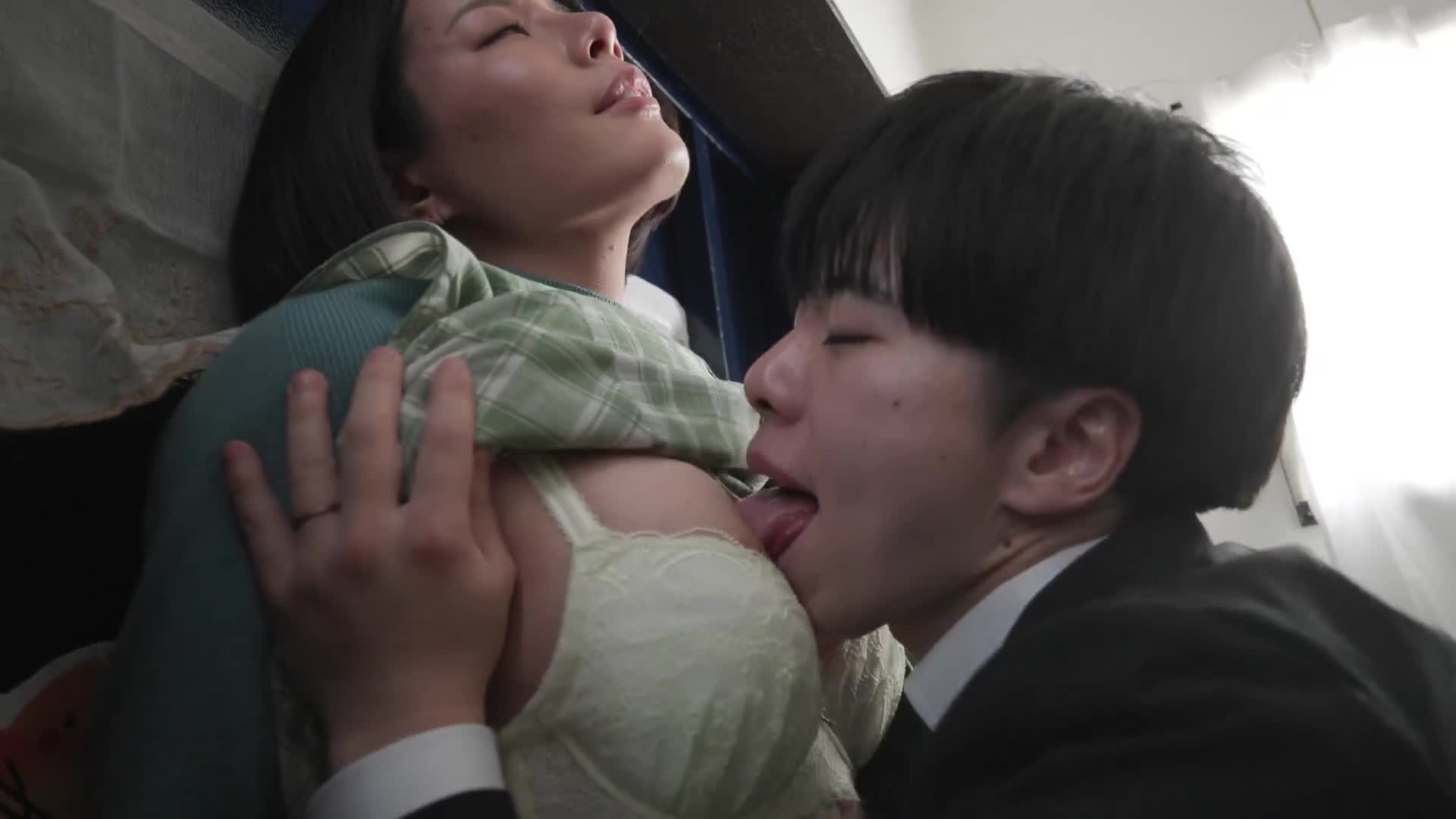 妻懷第二胎回娘家，兒子上幼兒園老師到家XXOO不停-都月琉衣紗 - AV大平台 - 中文字幕，成人影片，AV，國產，線上看
