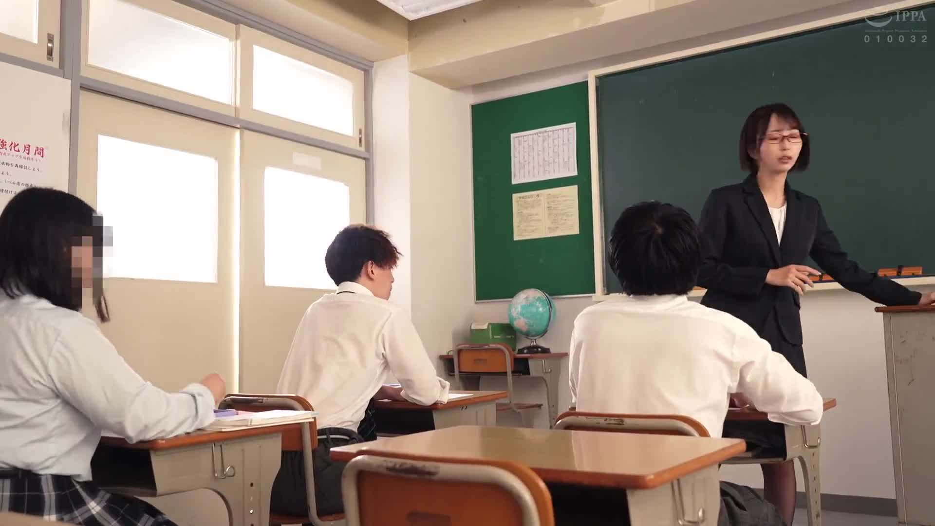 眼鏡宅女同學像幾乎處女一樣，想要玩成人漫畫遊戲！眼鏡宅女同學對自慰器進行公開處刑！去年還是女子學校的升學學校，入學後男女比例是1對9，幾乎是女子學校的情況！女子們太強勢了！我被女子們完全控制著！！明明在初中時代是一個宅女陰暗角色...。 - AV大平台 - 中文字幕，成人影片，AV，國產，線上看