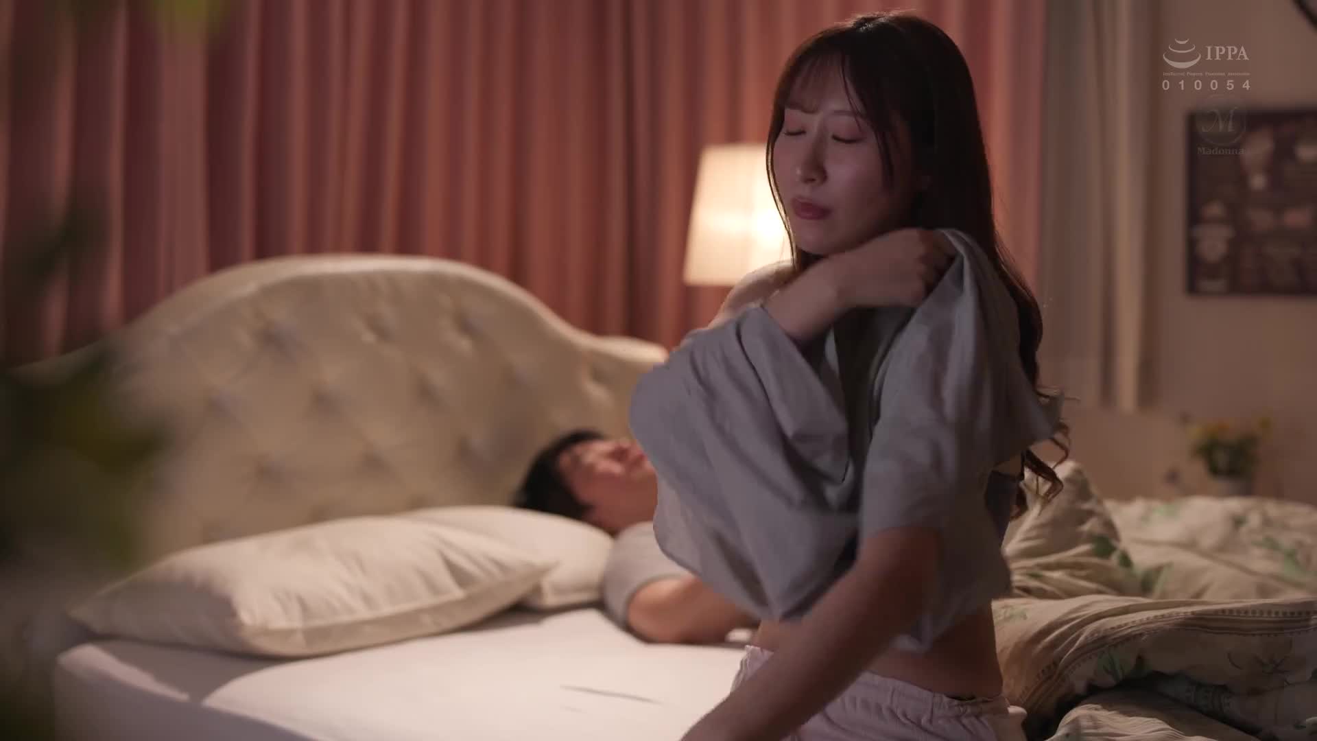 「人生最後的勃起可能就在這裡，只要一瞬間就好，讓我插進去！」同情因勃起不全而變得淒涼的岳父，混浴後竟然意外地完全勃起，相性太過完美以至於在騎乘位上多次狂野生插，我不禁失控。 日下部加奈 - AV大平台 - 中文字幕，成人影片，AV，國產，線上看