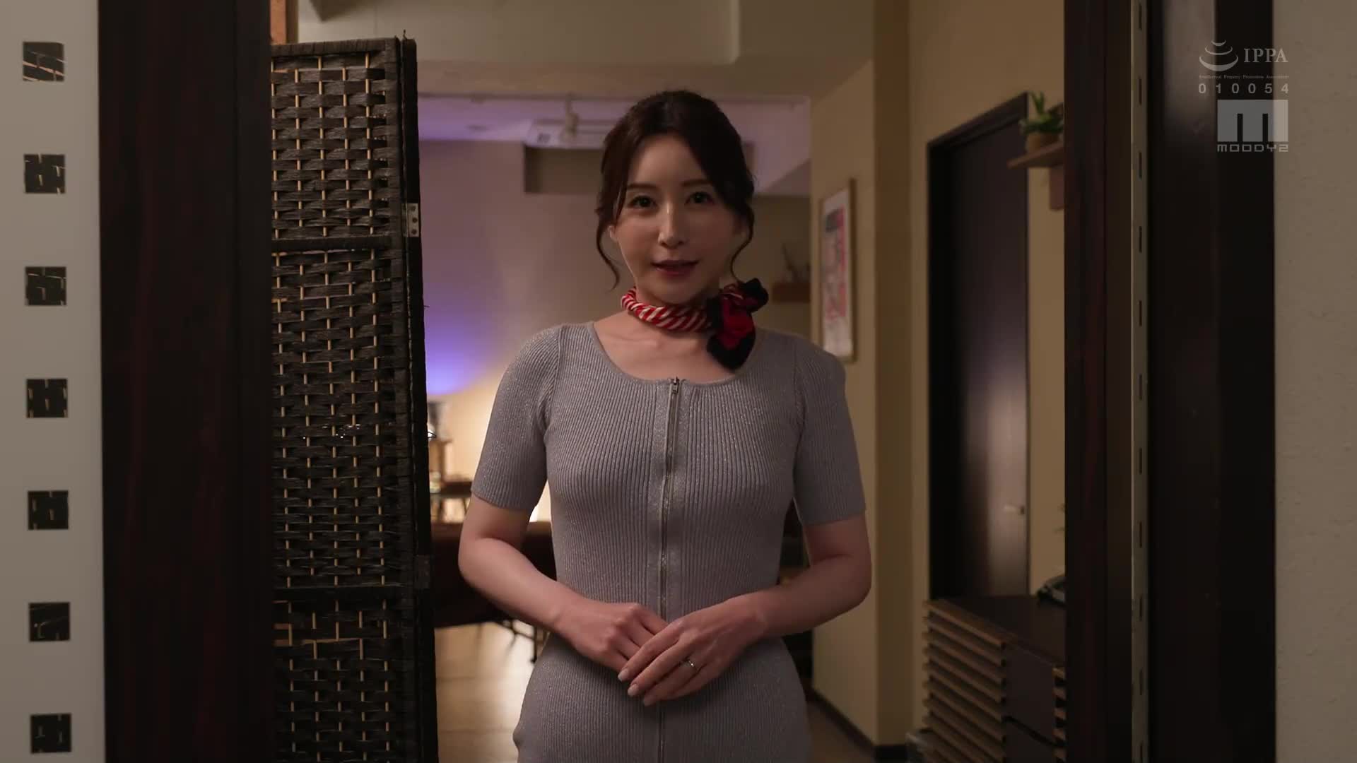 「兒子不知道的秘密...對吧？」小時候就用色情眼光看著的同級生母親開設了男士按摩店！無意識的刺激技巧讓陰莖勃起，她溫柔地幫忙解決，直到在陰道內射精的服務... 佐佐木明希 - AV大平台 - 中文字幕，成人影片，AV，國產，線上看