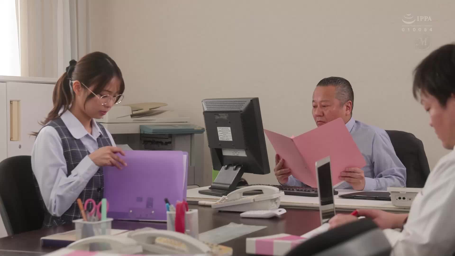 [AI解碼版]部下的兼職：白天是認真地黯淡OL，實際上是人氣第一的NG性服務女郎，在公司和辦公室都被老闆狠狠玩弄，我已經完全深陷在她的沼澤中。 市來真尋 - AV大平台 - 中文字幕，成人影片，AV，國產，線上看