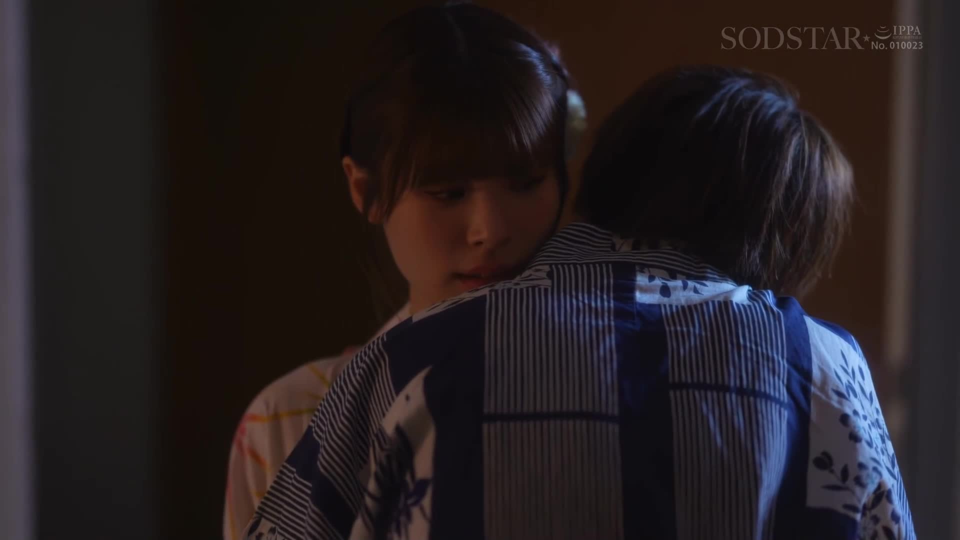 [AI解碼版]男友達的妹妹無防備的走光姿，讓我忍不住盯看！當我指出她沒穿胸罩時，她害羞地一直紅著臉，因為軟弱而被推倒直接上了小笠原菜乃 - AV大平台 - 中文字幕，成人影片，AV，國產，線上看