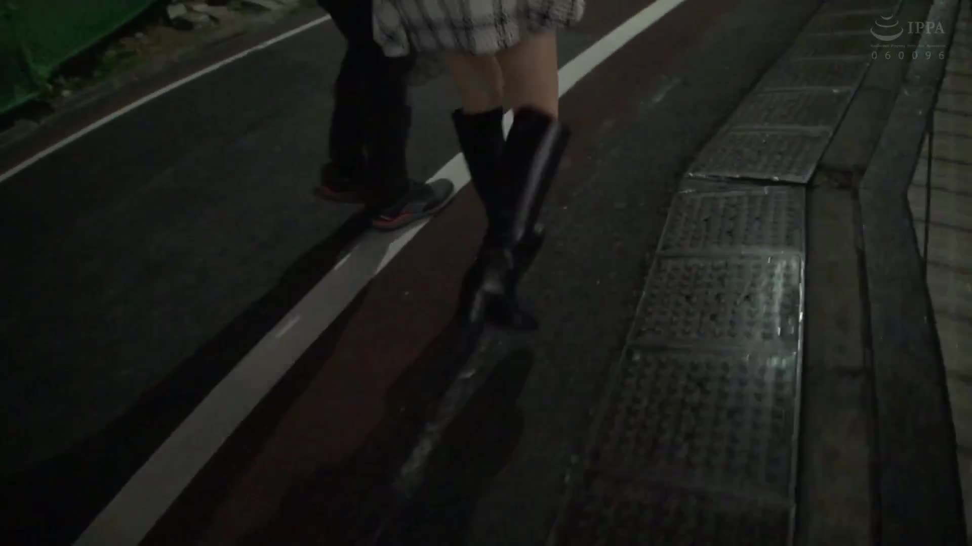 嚮往的美人學姊和後輩處男挑戰「互相手淫」，忍耐高潮！童貞君看著學姊害羞地自慰，無法忍住射了出來！進行眼神交會的初吻，唾液愈濃濃的交換！無法控制地滑溜溜地插入濕潤的**裡！在學姊的子宮裡多次射精筆… - AV大平台 - 中文字幕，成人影片，AV，國產，線上看