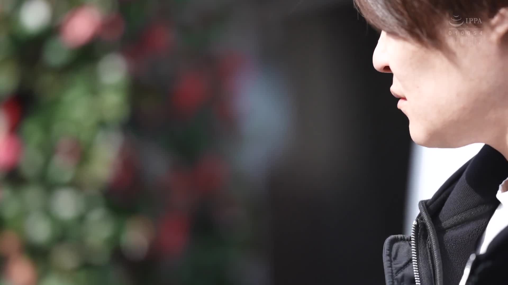 夏天悶熱的禁閉和密室訓練。一個已婚婦女被強暴近兩年，最終精神崩潰的完整故事。夏目彩春 - AV大平台 - 中文字幕，成人影片，AV，國產，線上看