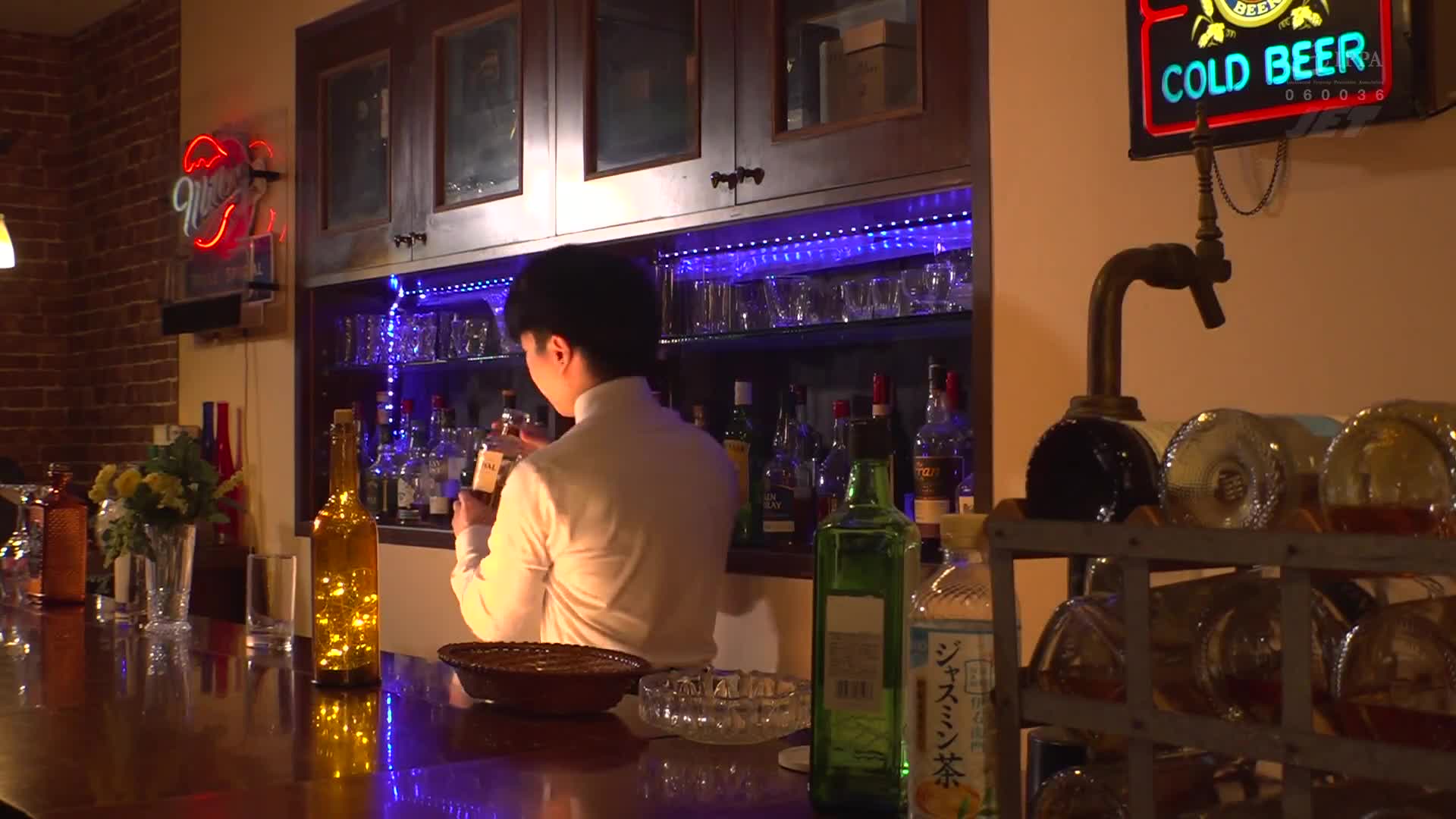場末夜店的妖艷人妻 熟客太客的巨大陽具在酒汁和愛液中盡情揉搓的肉慾枕頭業務。幸田李梨 - AV大平台 - 中文字幕，成人影片，AV，國產，線上看