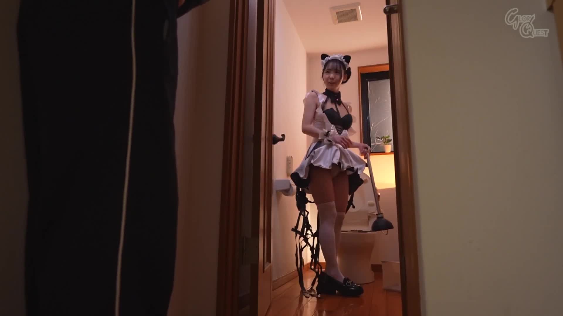 【人生初飲尿】「主人的尿液最棒！」「咕噜咕嚕，方便喝尿的J系女僕・萌兒小姐 美之嶋惠理 - AV大平台 - 中文字幕，成人影片，AV，國產，線上看
