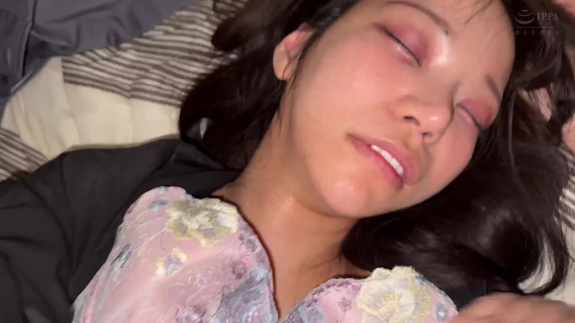 太可愛了！想要讓冰淇淋店的移動販賣車姐姐懷孕。濃厚生奶油的種植射精遊戲。絕對騷擾4人。 - AV大平台 - 中文字幕，成人影片，AV，國產，線上看
